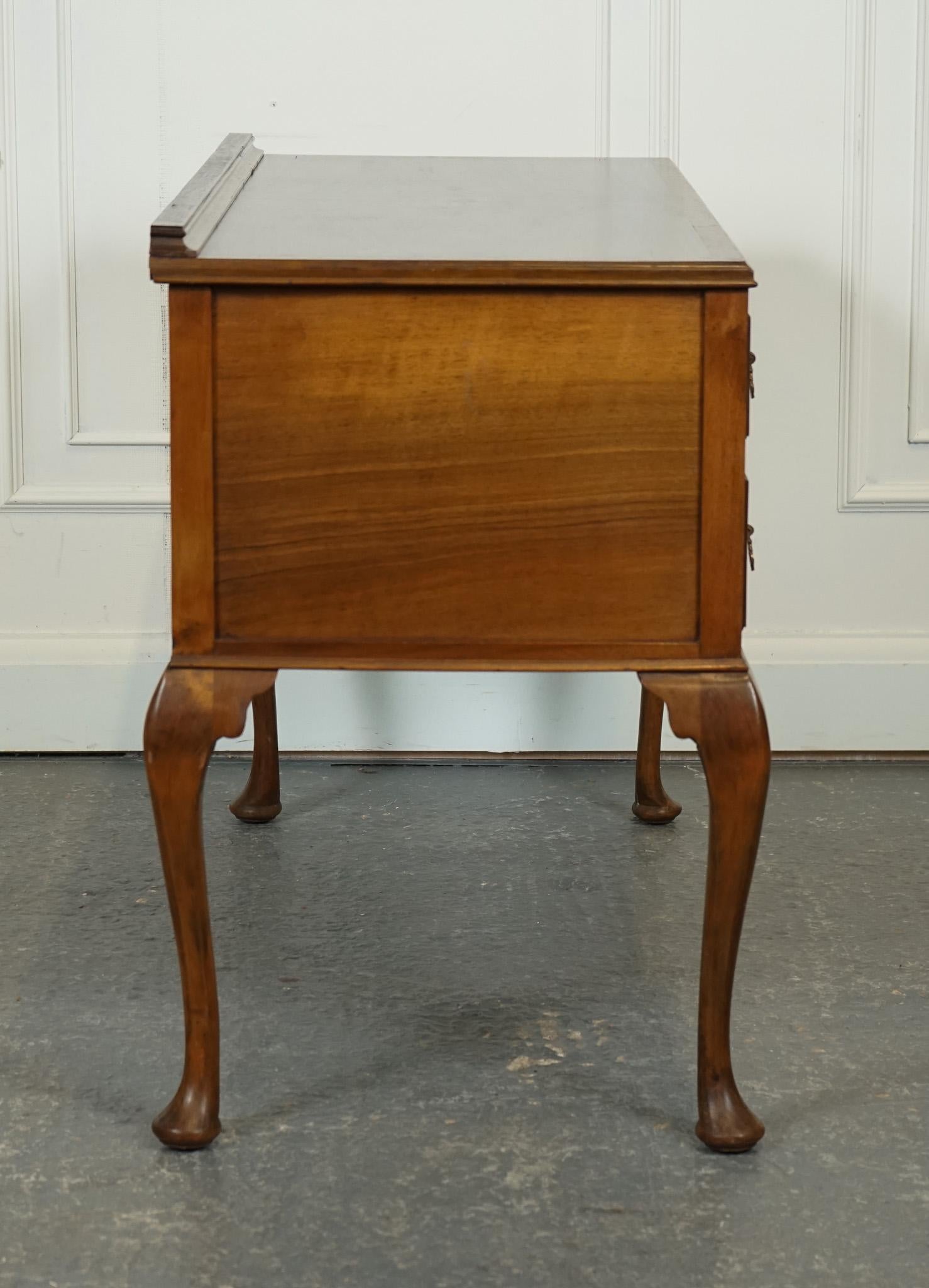 VINTAGE BURR WALNUT DRESSING TABLE DESK RAiSED ON QUEEN ANNE LEGS J1 For Sale 3