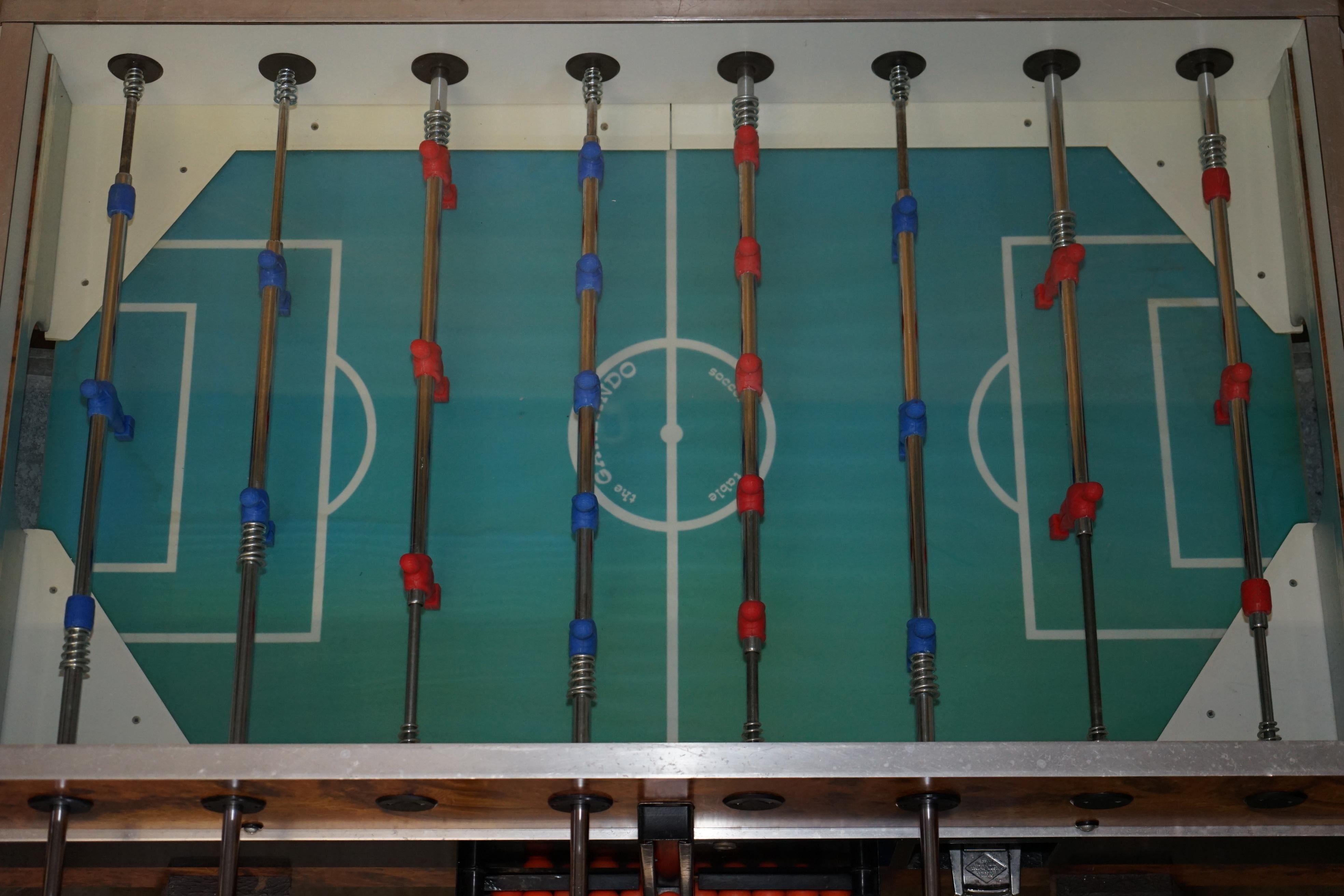 ViNTAGE BURR WALNUT GARLANDO CHAMPION F2 FOOTBALL / FOOSBALL TABLE LOVELY ORDER For Sale 7