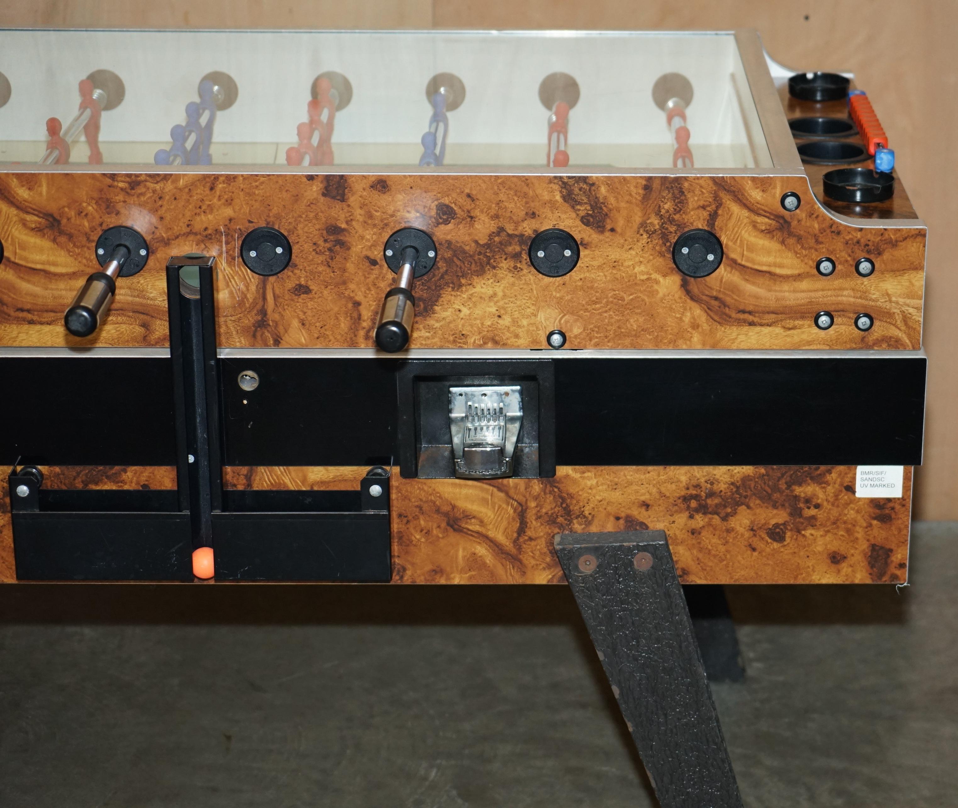 Italian ViNTAGE BURR WALNUT GARLANDO CHAMPION F2 FOOTBALL / FOOSBALL TABLE LOVELY ORDER For Sale