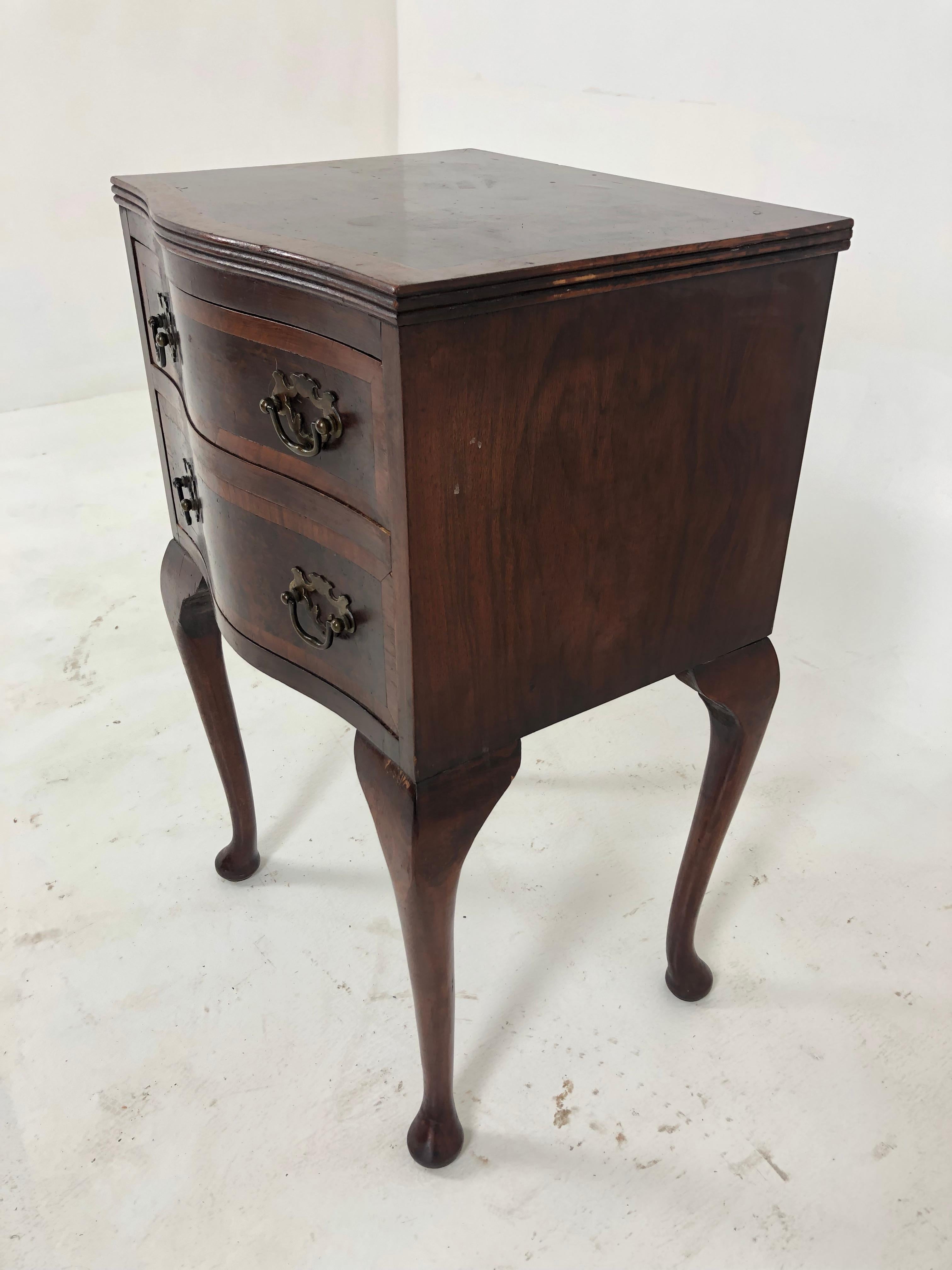 Vintage Burr Walnut Inlaid Nightstand Bedside, Lamp Table, Scotland 1930, H849 In Good Condition In Vancouver, BC
