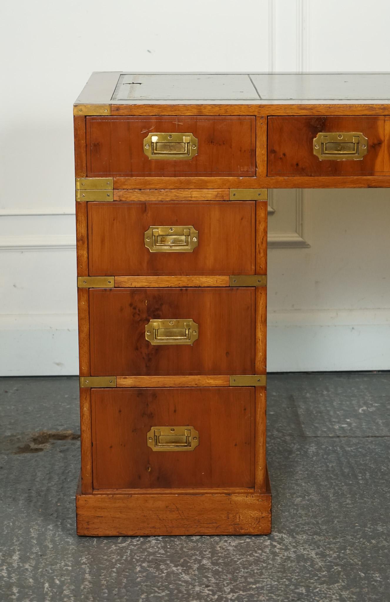 VINTAGE BURR YEW CAMPAIGN MILITARY GREEN LEATHER TWiN PEDESTAL DESK BRASS In Good Condition For Sale In Pulborough, GB
