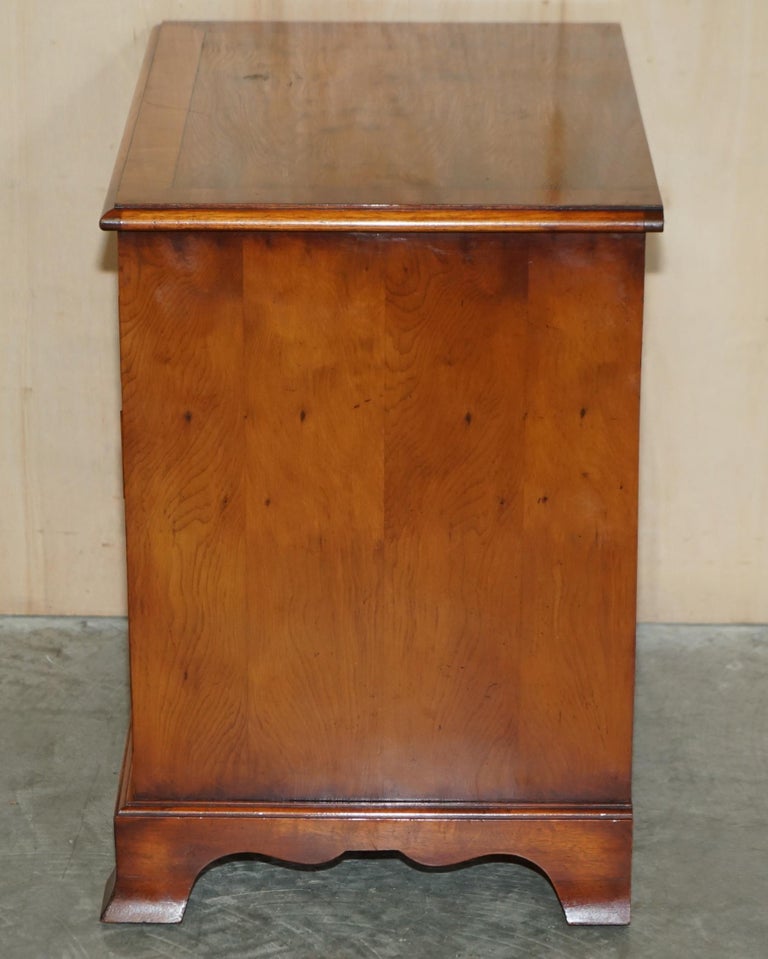 Vintage Burr Yew Wood Bedside / Side End Table Drawers with Butlers Serving Tray For Sale 12