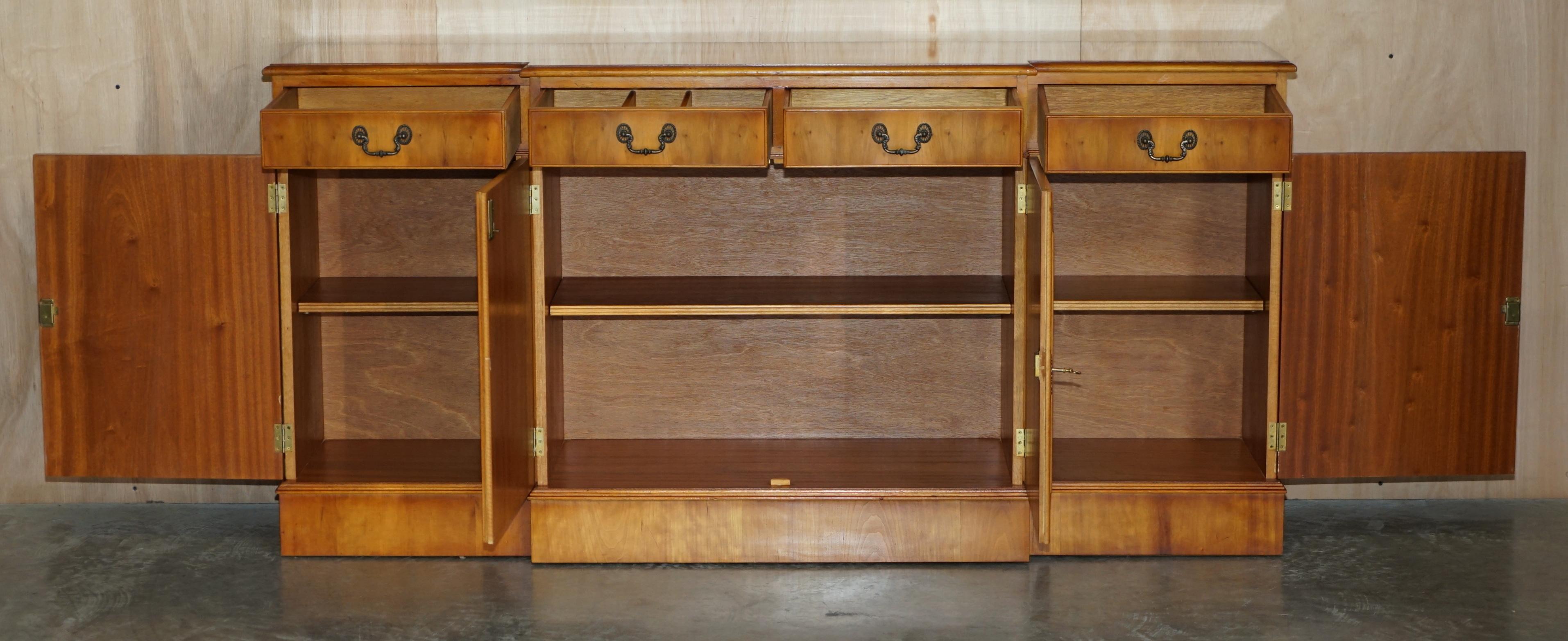Vintage Burr Yew Wood Breakfront Sideboard with Four Drawers & Original Key For Sale 9