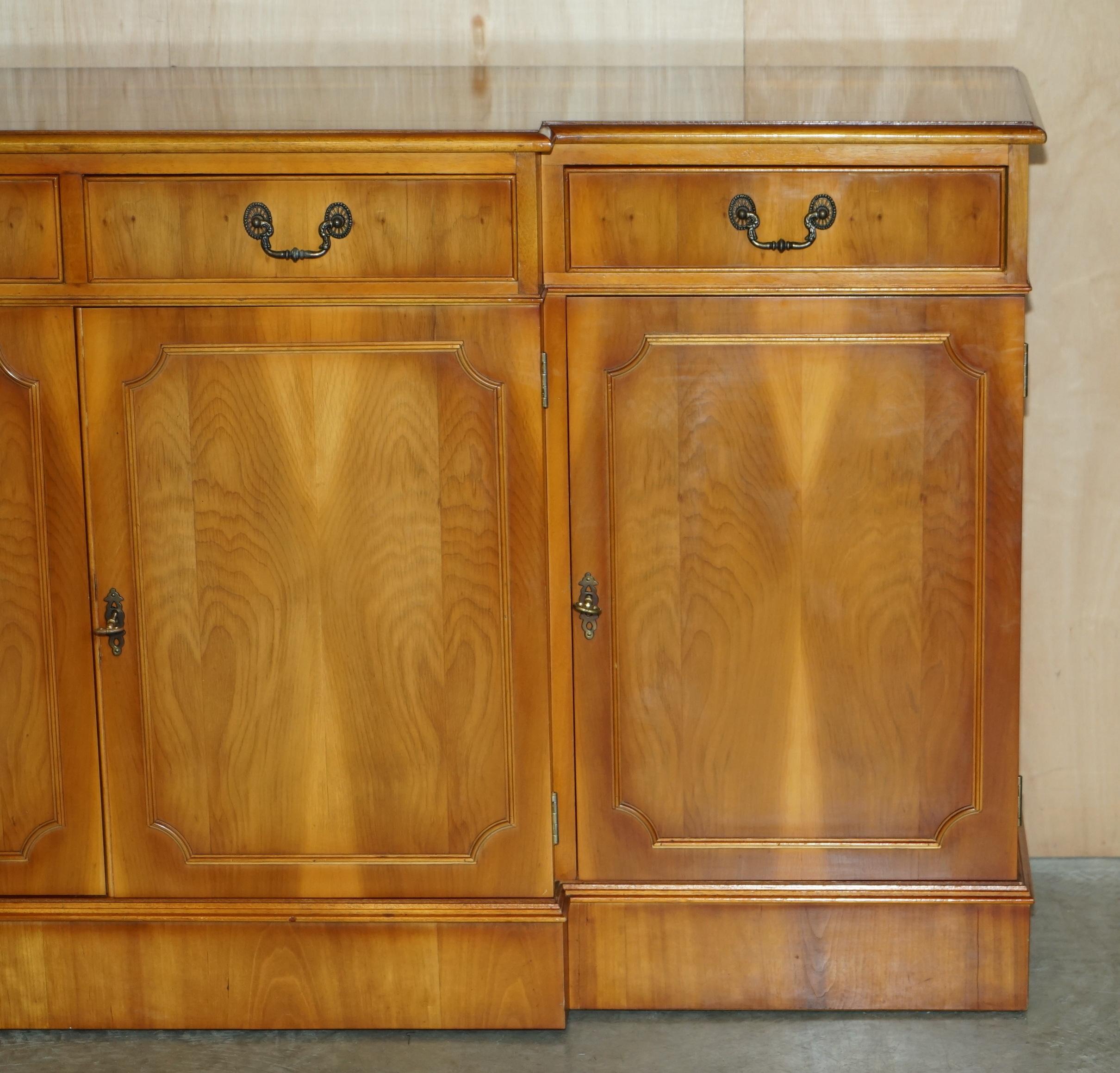 English Vintage Burr Yew Wood Breakfront Sideboard with Four Drawers & Original Key For Sale
