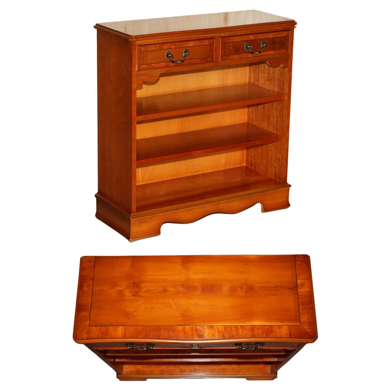 VINTAGE BURR EICHENHOLZ DOPPELTE OFFENE BIBLIOTHEK BÜCHERSCHRANK MIT ZWEI SCHUBFÄCHERN OBEN im Angebot