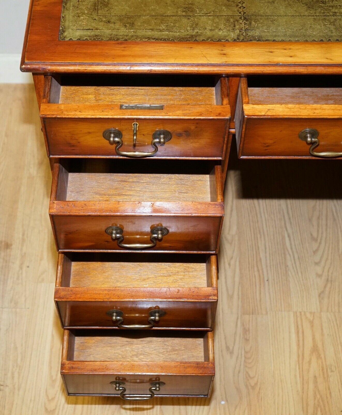 Vintage Burr Yew Wood Green Leather Top Embossed Pedestal Desk with Locks In Good Condition In West Sussex, Pulborough