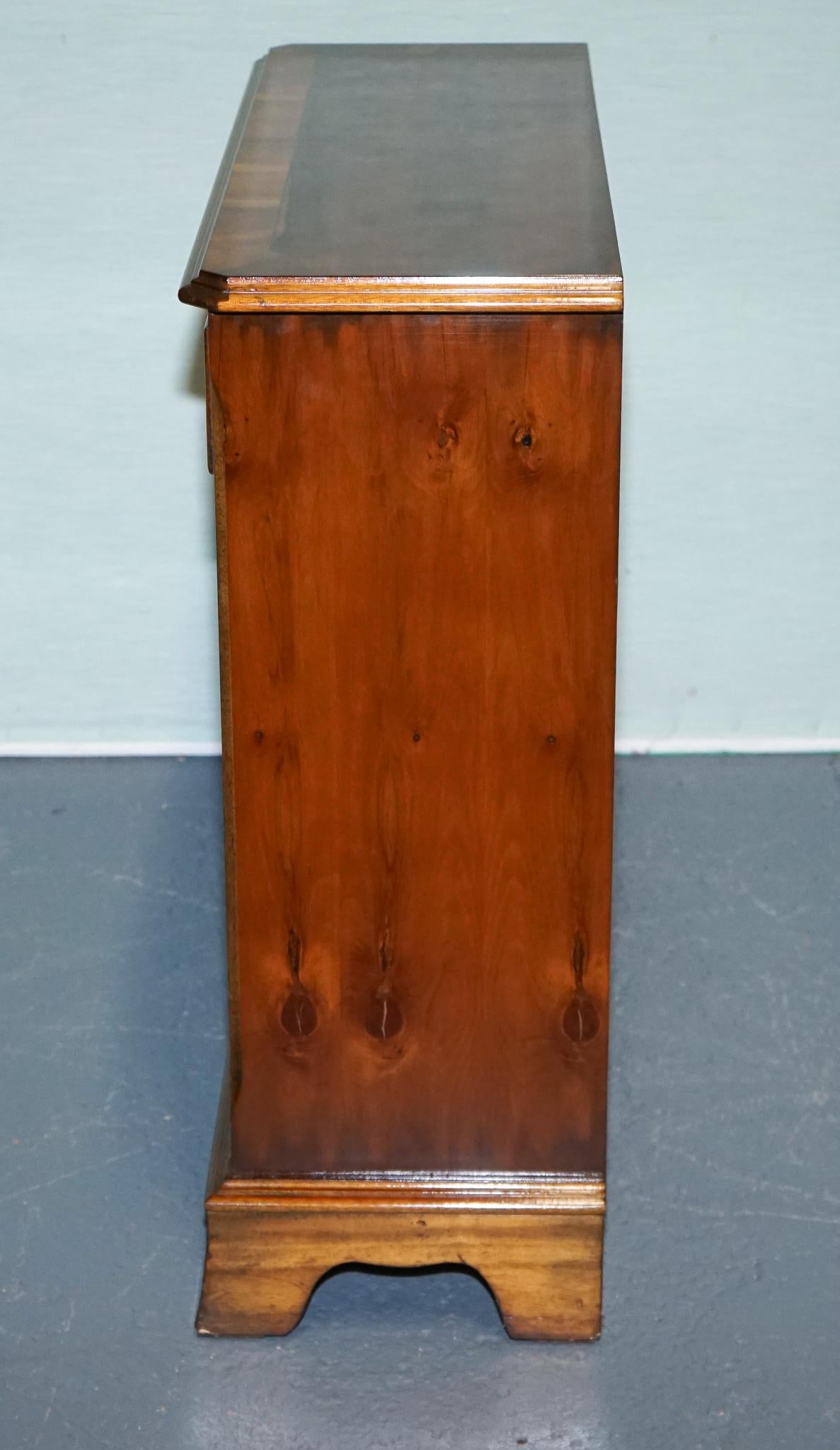 ViNTAGE BURR YEW WOOD OPEN DWARF LIBRARY BOOKCASE WITH TWO DRAWERS For Sale 4
