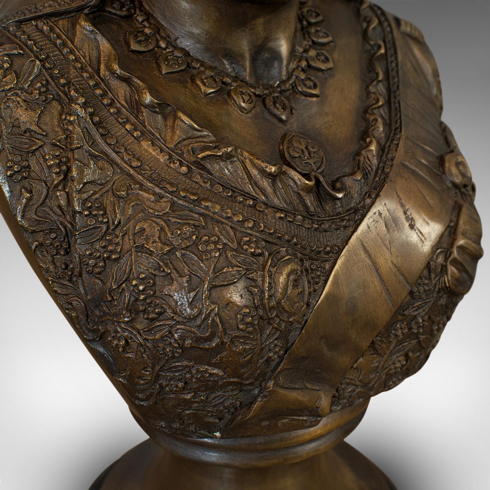Vintage Bust, Queen Victoria, English, Bronze, Royal Portrait, Monarch, Empress 4