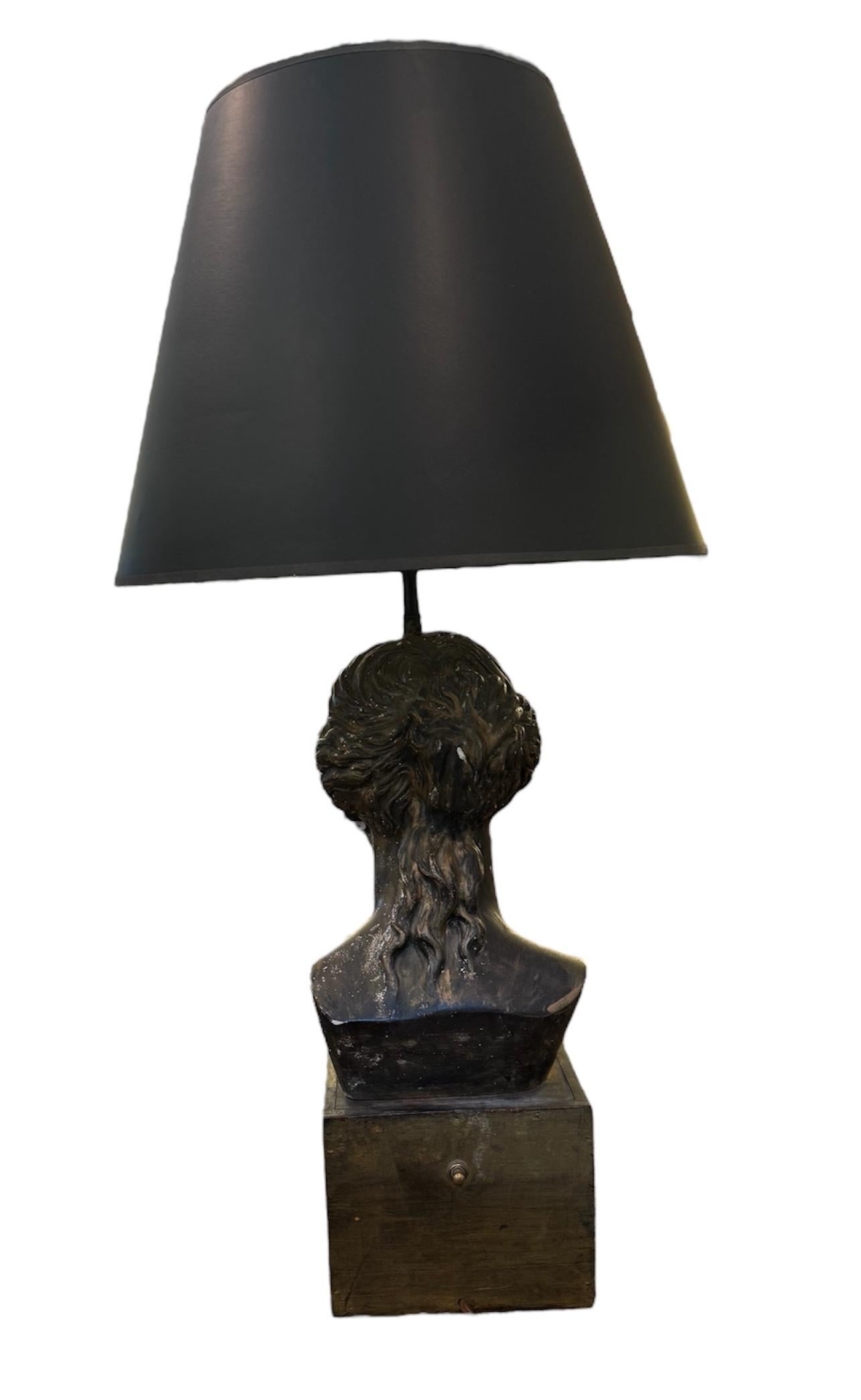 Vintage Bust Table Lamp 2