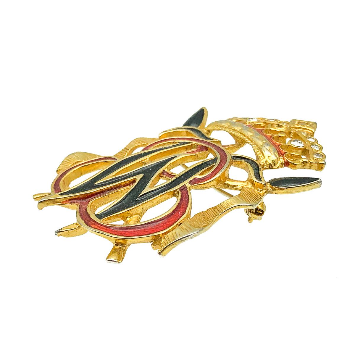 Broche escudo heráldico vintage Butler & Wilson Años 80 en Bueno estado para la venta en Wilmslow, GB