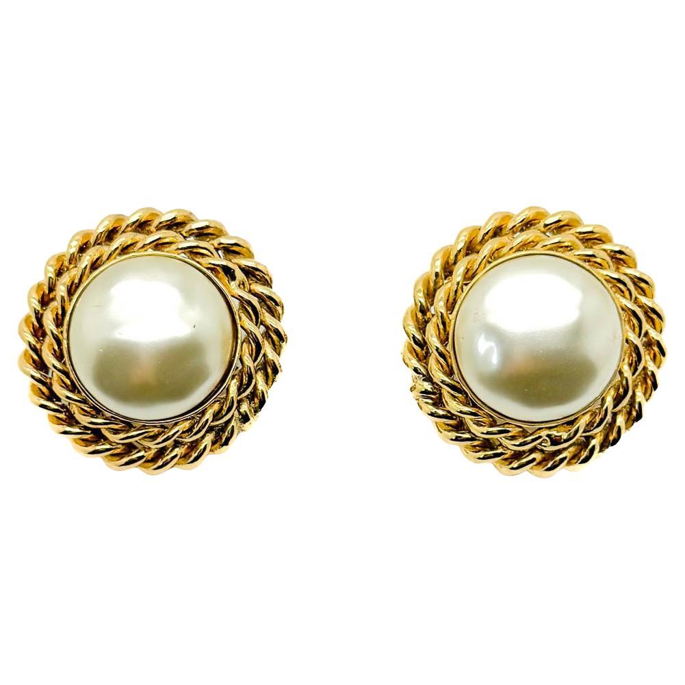 Orecchini di perle d
epoca Butler 
Wilson anni 
80