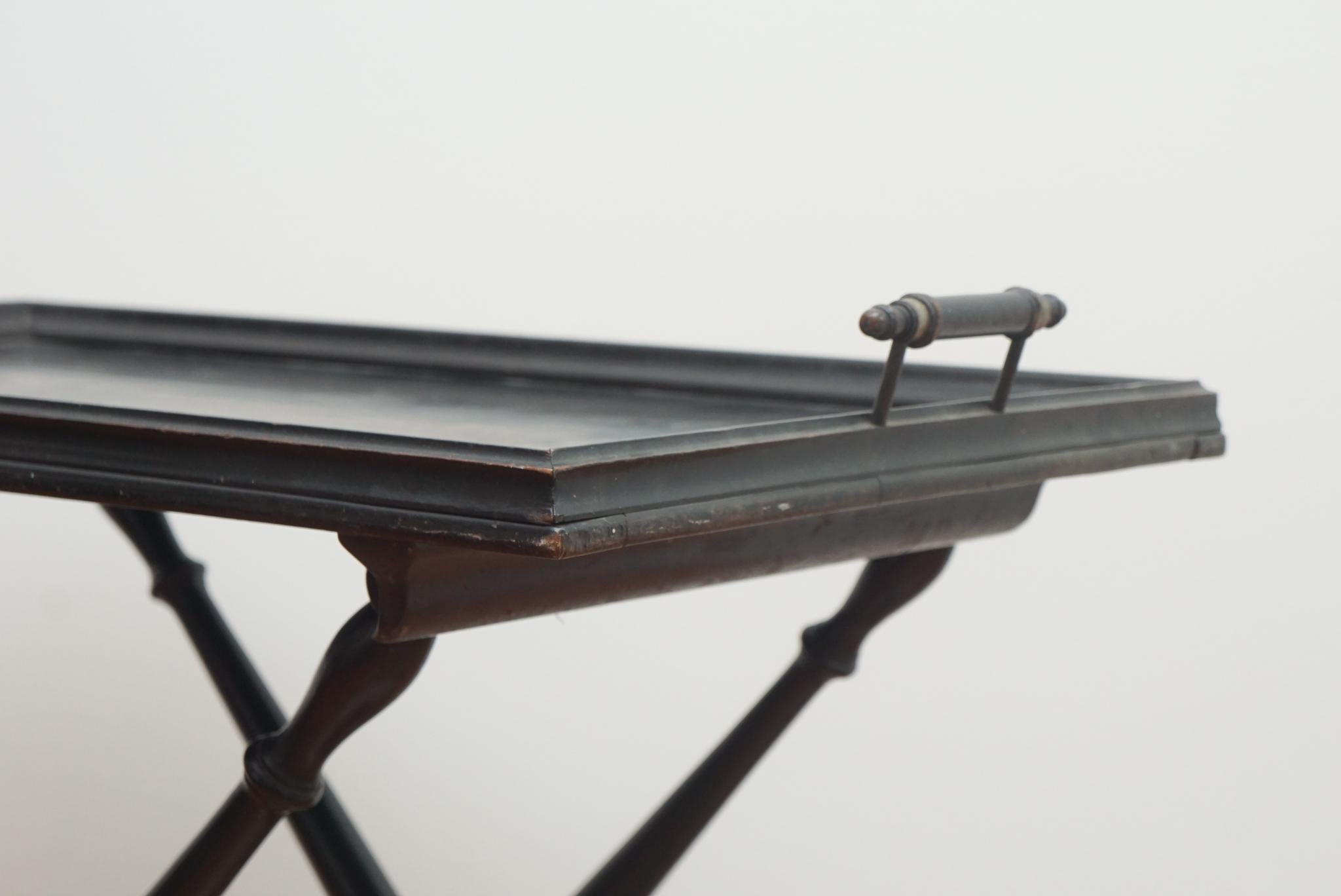 Vintage Butler's Tablett Tisch im Zustand „Gut“ im Angebot in Hudson, NY