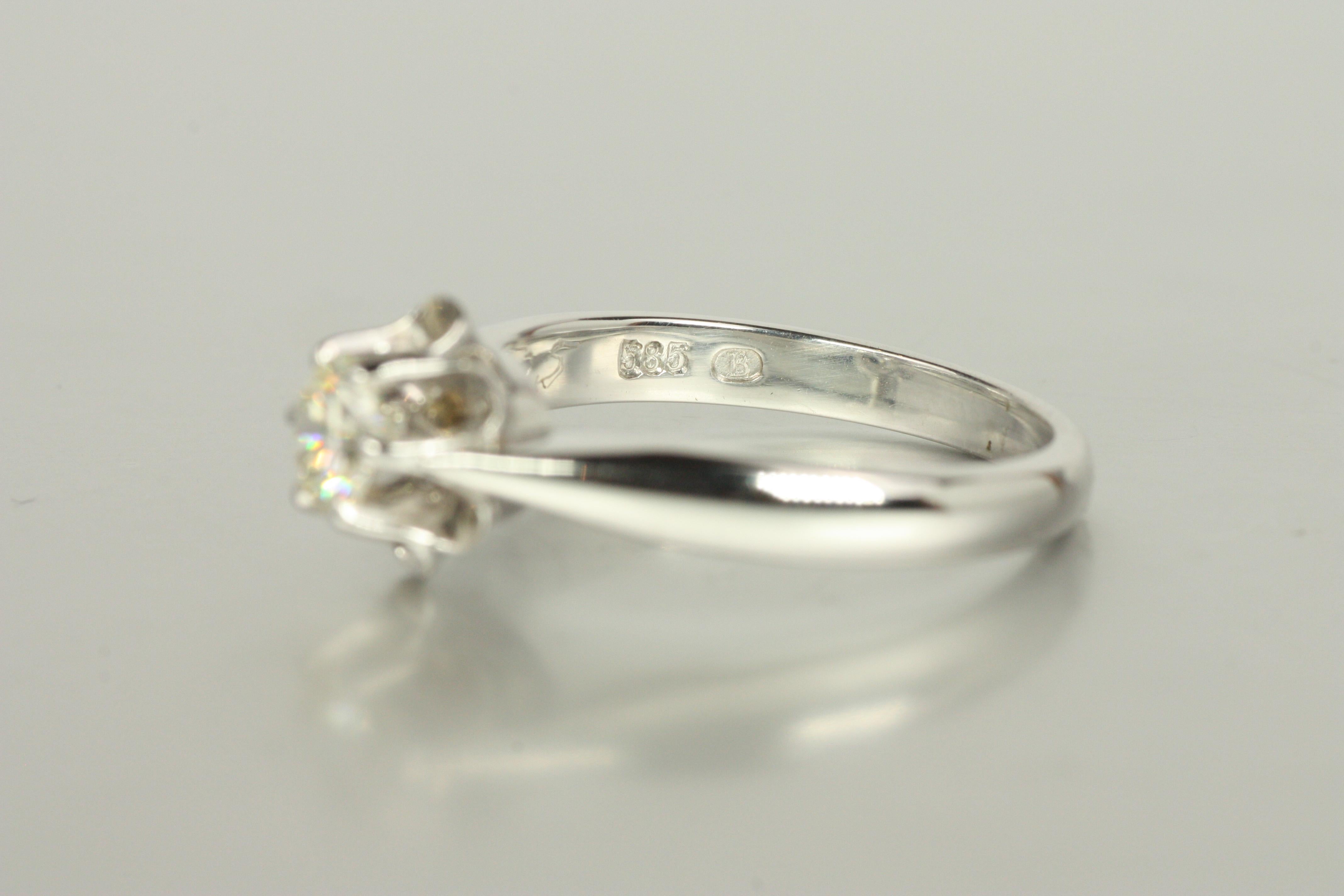 Vintage Butterblume 0,31ct Runder Brillantschliff Diamant Solitär Verlobungsring im Angebot 1