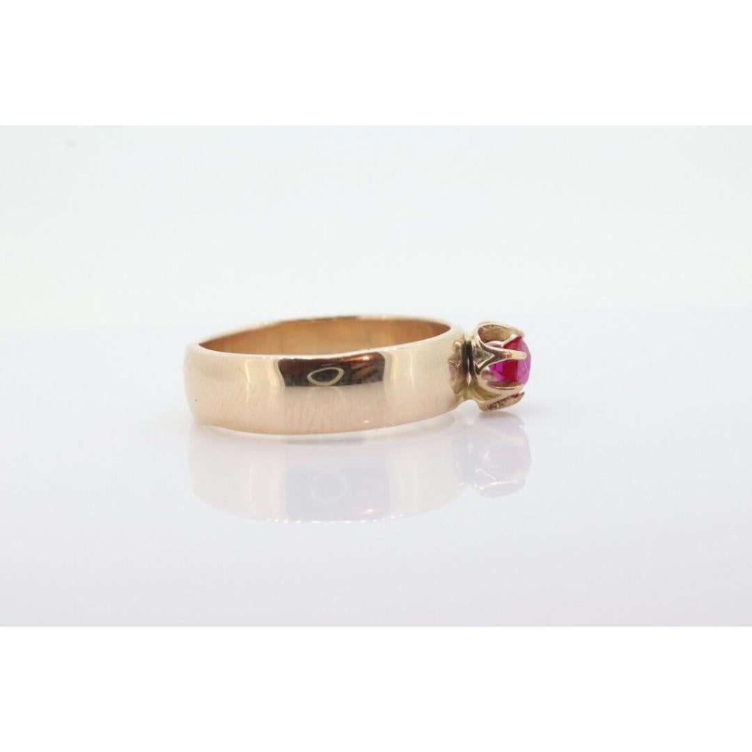 Vintage Buttercup Ruby Ring. 10k gold ring with a solitaire round Ruby. WiDe In Good Condition For Sale In Port Charlotte, FL