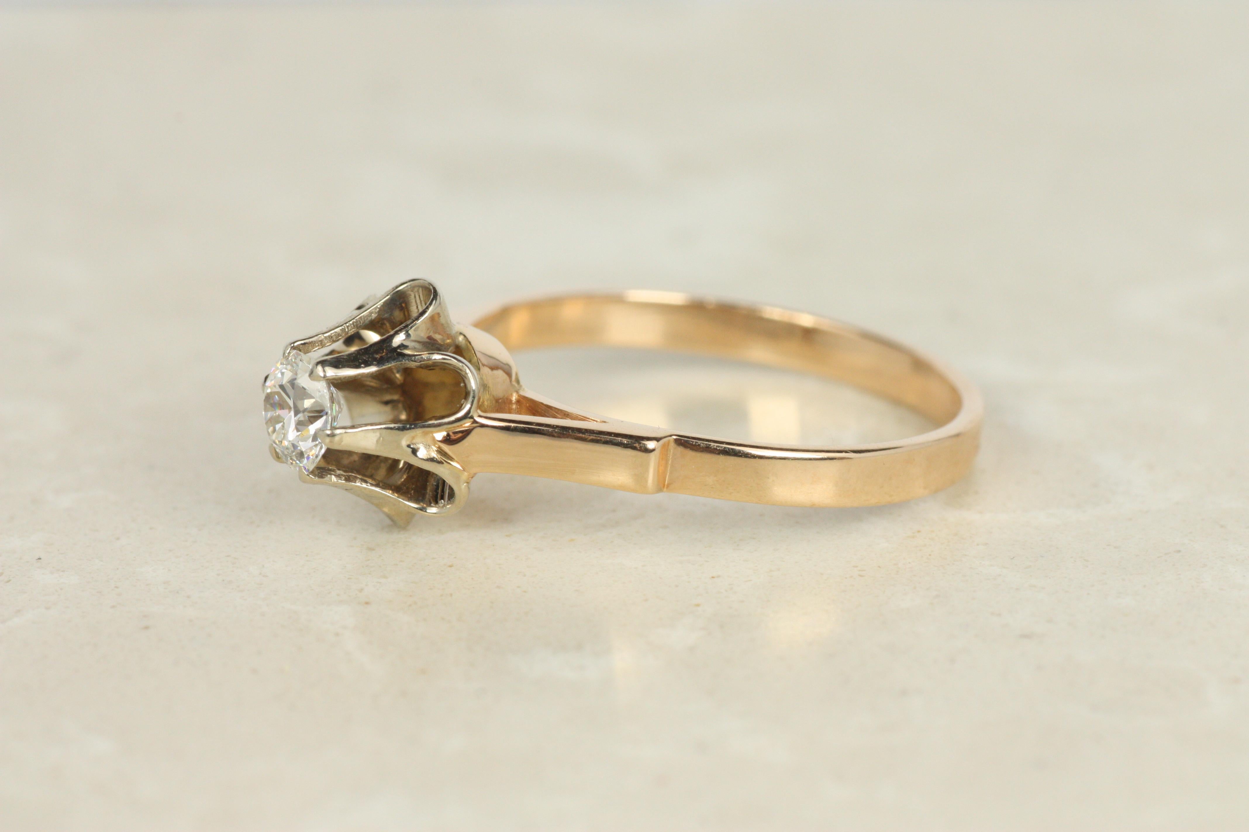 Vintage Buttercup Solitaire Engagement Ring – 0.27ct Old European Cut Diamond In condizioni buone in vendita a Santa Monica, CA