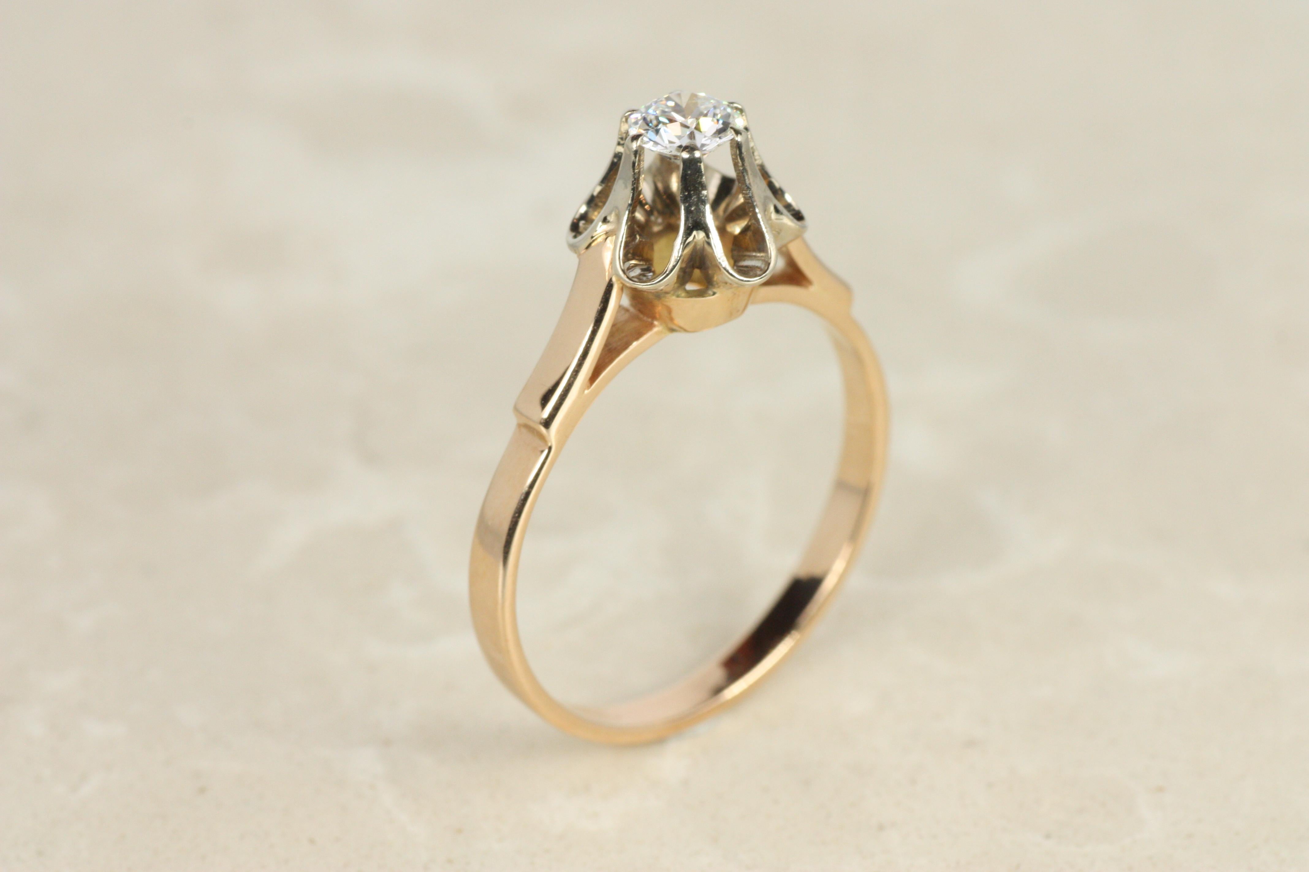 Vintage Buttercup Solitaire Engagement Ring – 0.27ct Old European Cut Diamond in vendita 1