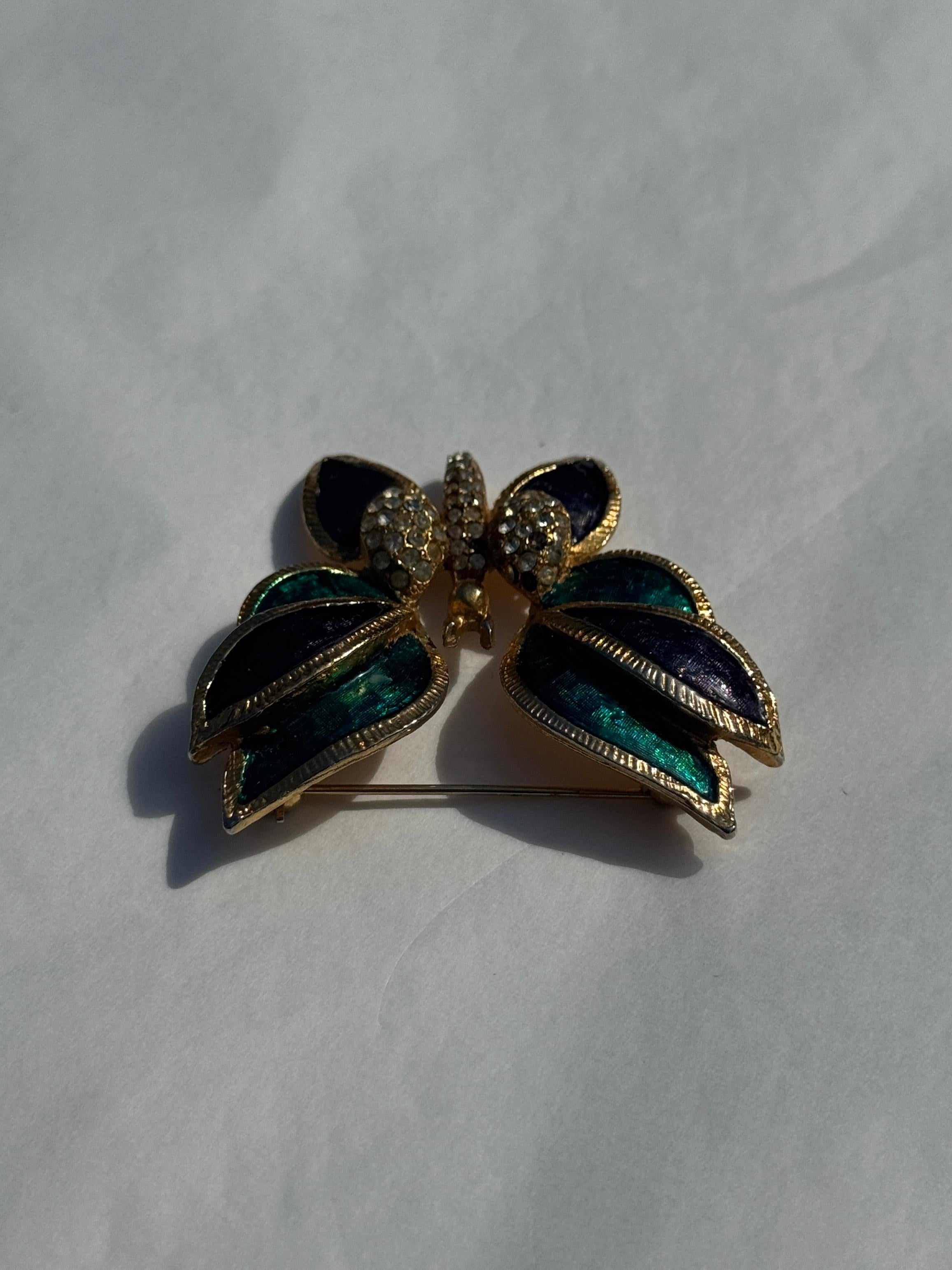 Women's or Men's Vintage Butterfly Brooch For Sale