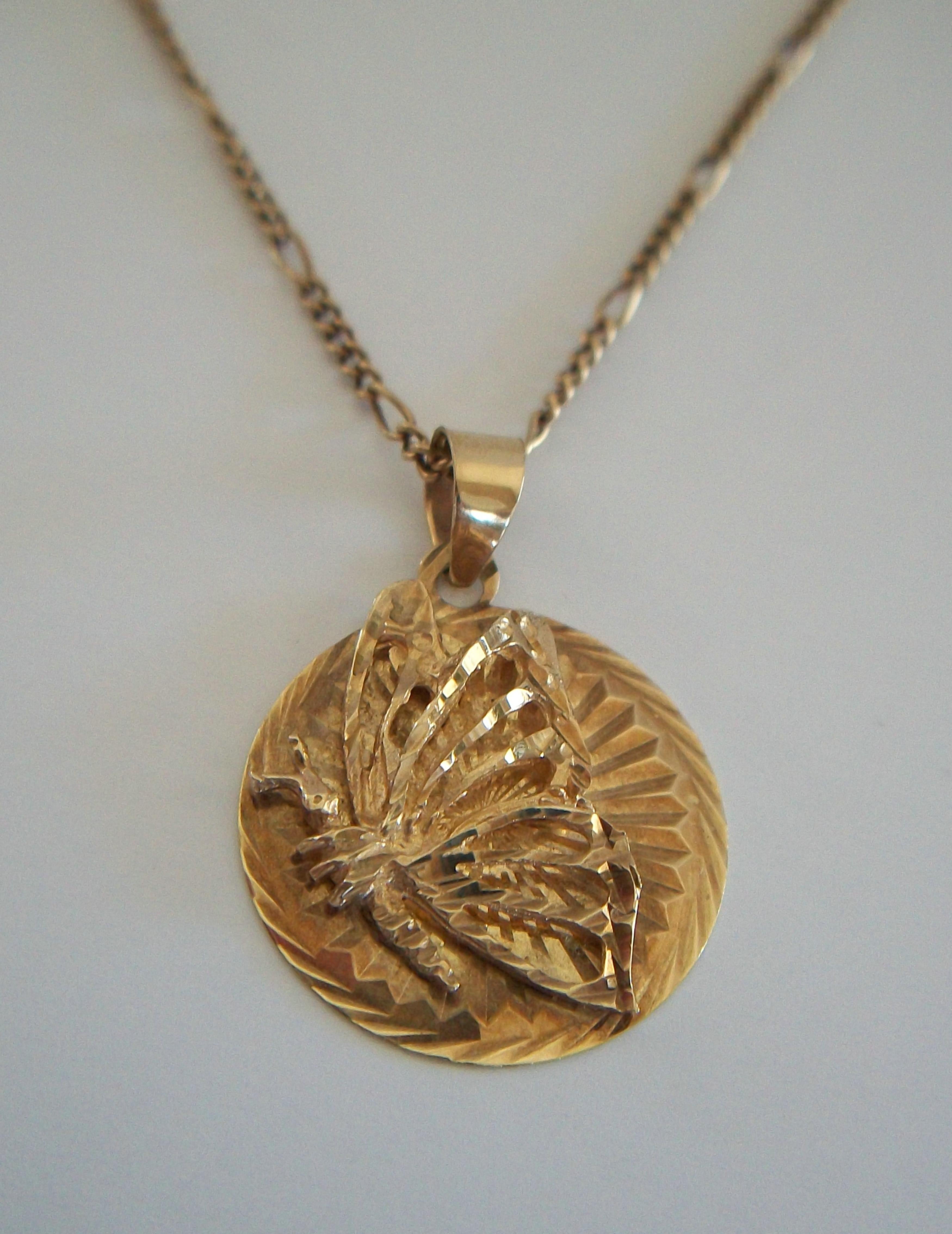 Collier pendentif papillon vintage - or jaune 10K - U.S.A. - Circa 1980's en vente 7