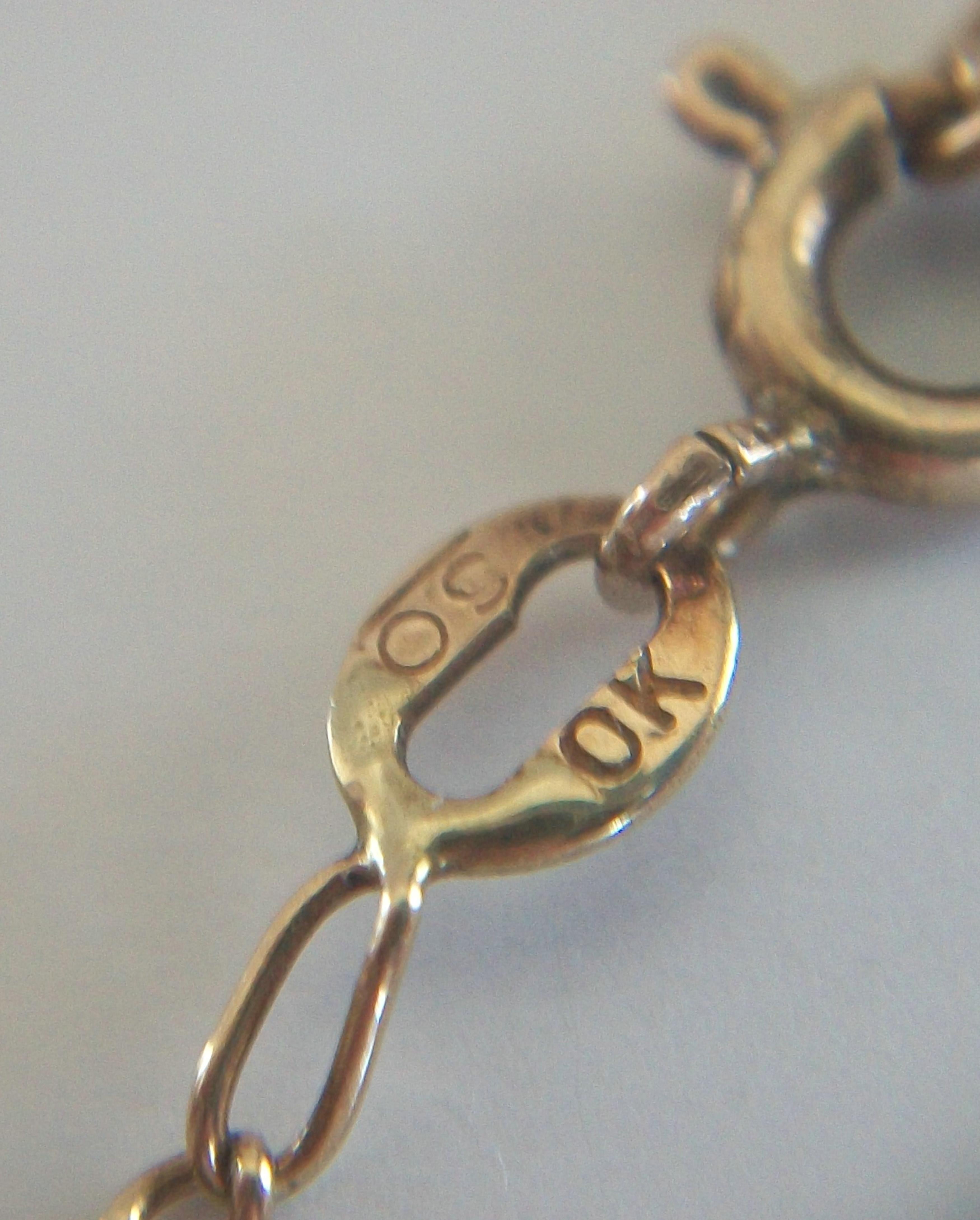 Collier pendentif papillon vintage - or jaune 10K - U.S.A. - Circa 1980's en vente 12