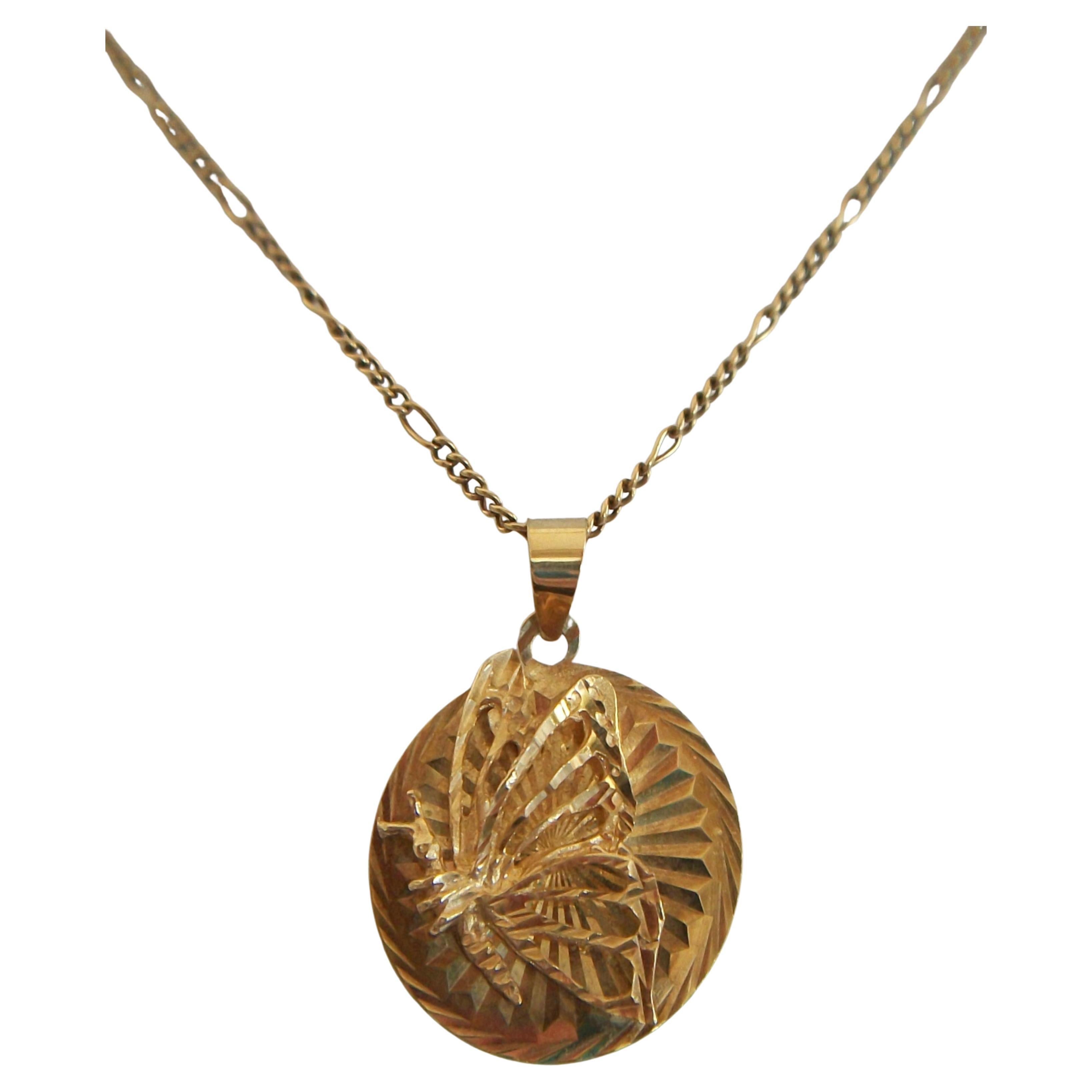 Collier pendentif papillon vintage - or jaune 10K - U.S.A. - Circa 1980's