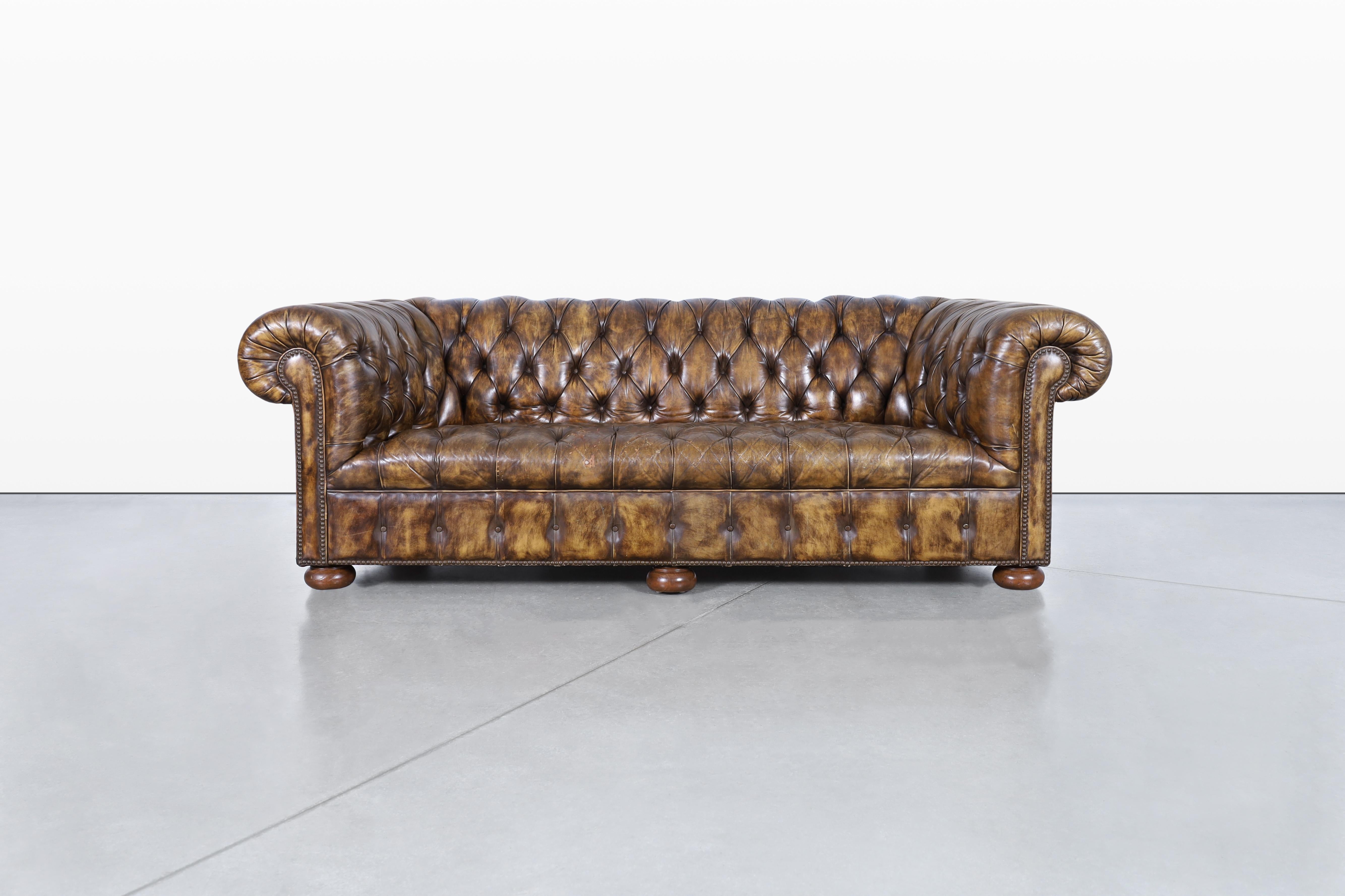 Butterscotch Chesterfield-Sofa aus Leder (20. Jahrhundert) im Angebot