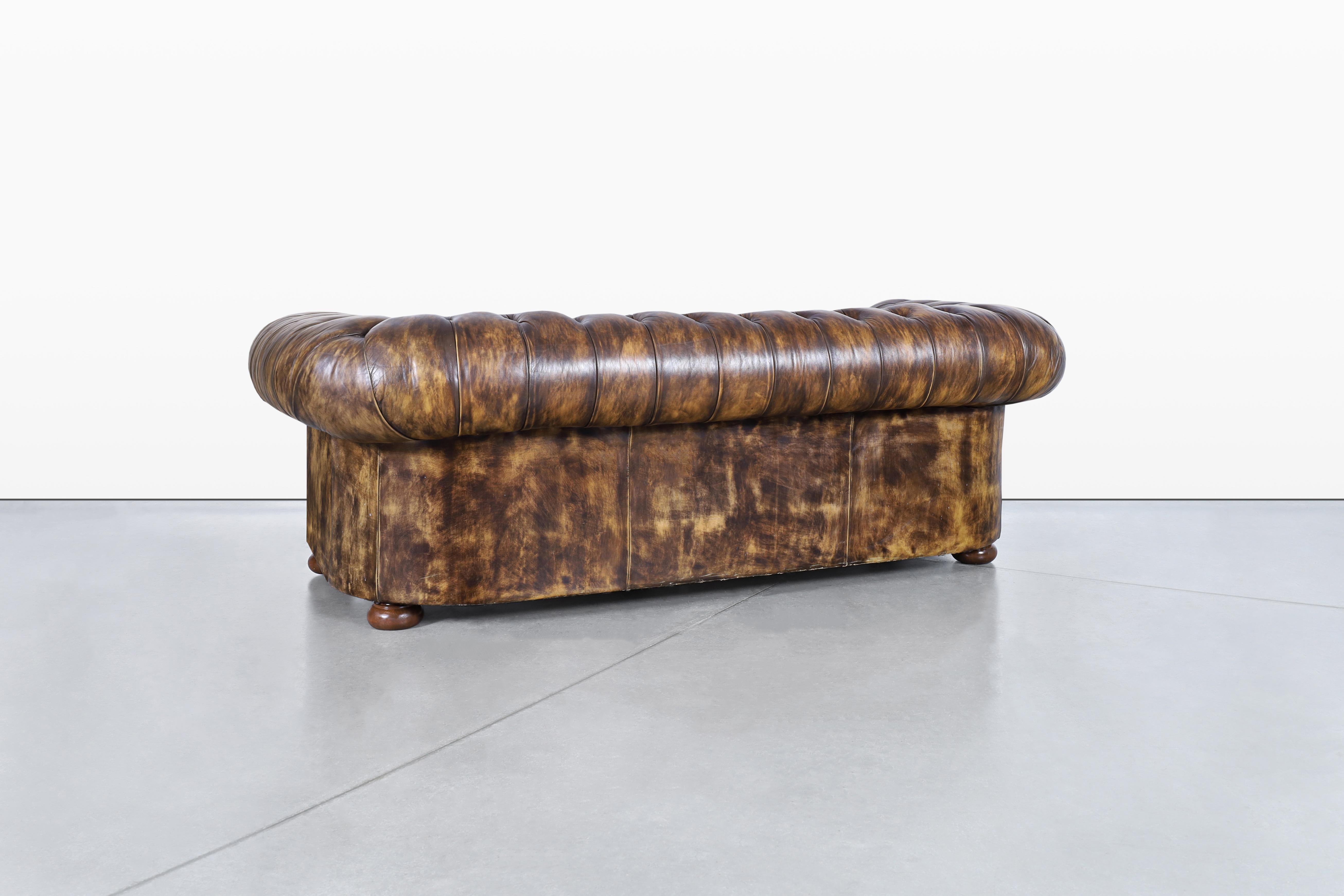 Butterscotch Chesterfield-Sofa aus Leder im Angebot 1