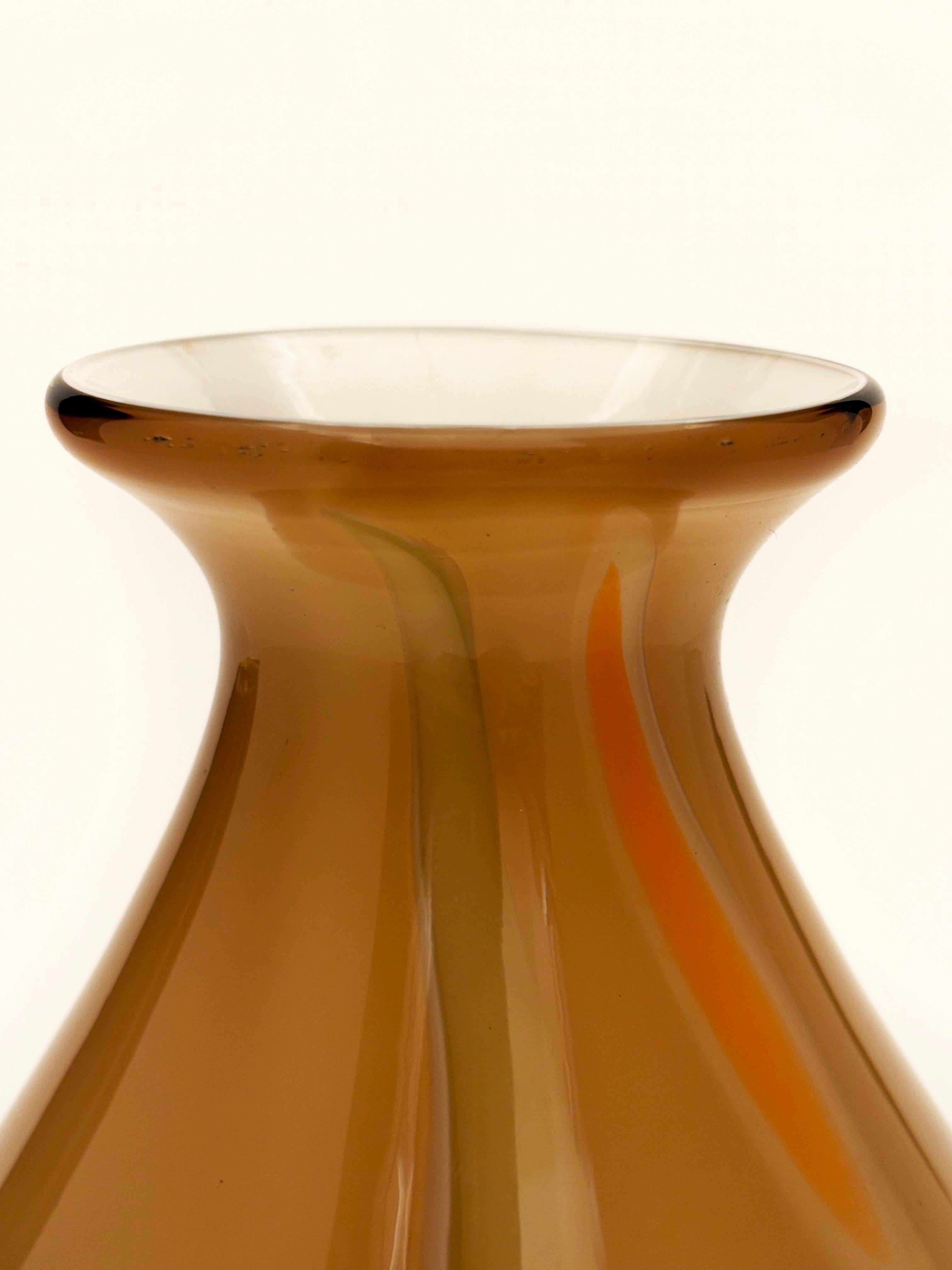 Vaso ovoidale d'epoca soffiato a mano, Makora Krosno, Polonia In condizioni buone in vendita a Louisville, KY