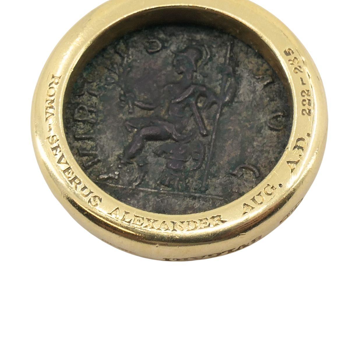 Ciondolo Bvlgari d'epoca in oro 18k Moneta Antica Bulgari in vendita 3