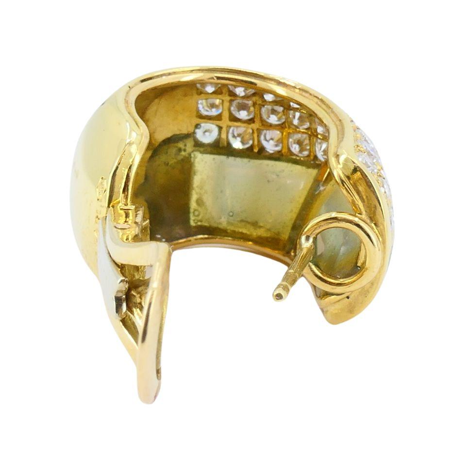 Pendientes de aro vintage Bvlgari de oro de 18 quilates con diamantes y madreperla en venta 5