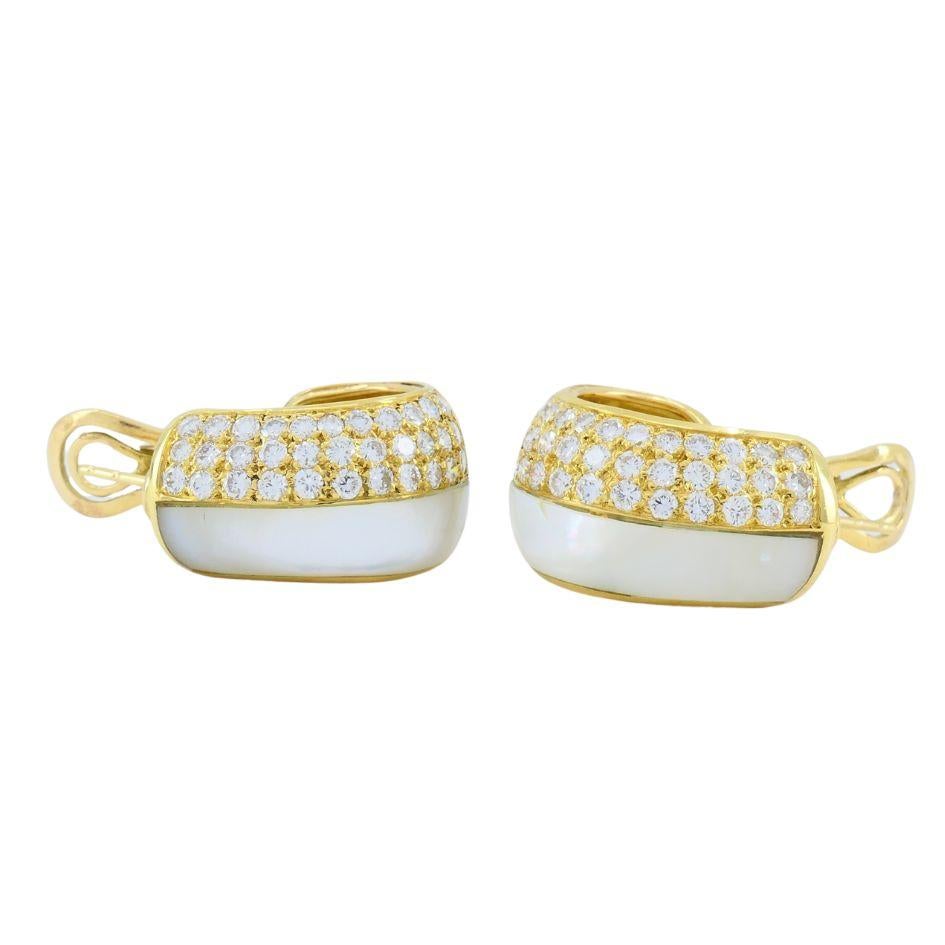 Pendientes de aro vintage Bvlgari de oro de 18 quilates con diamantes y madreperla en venta 1