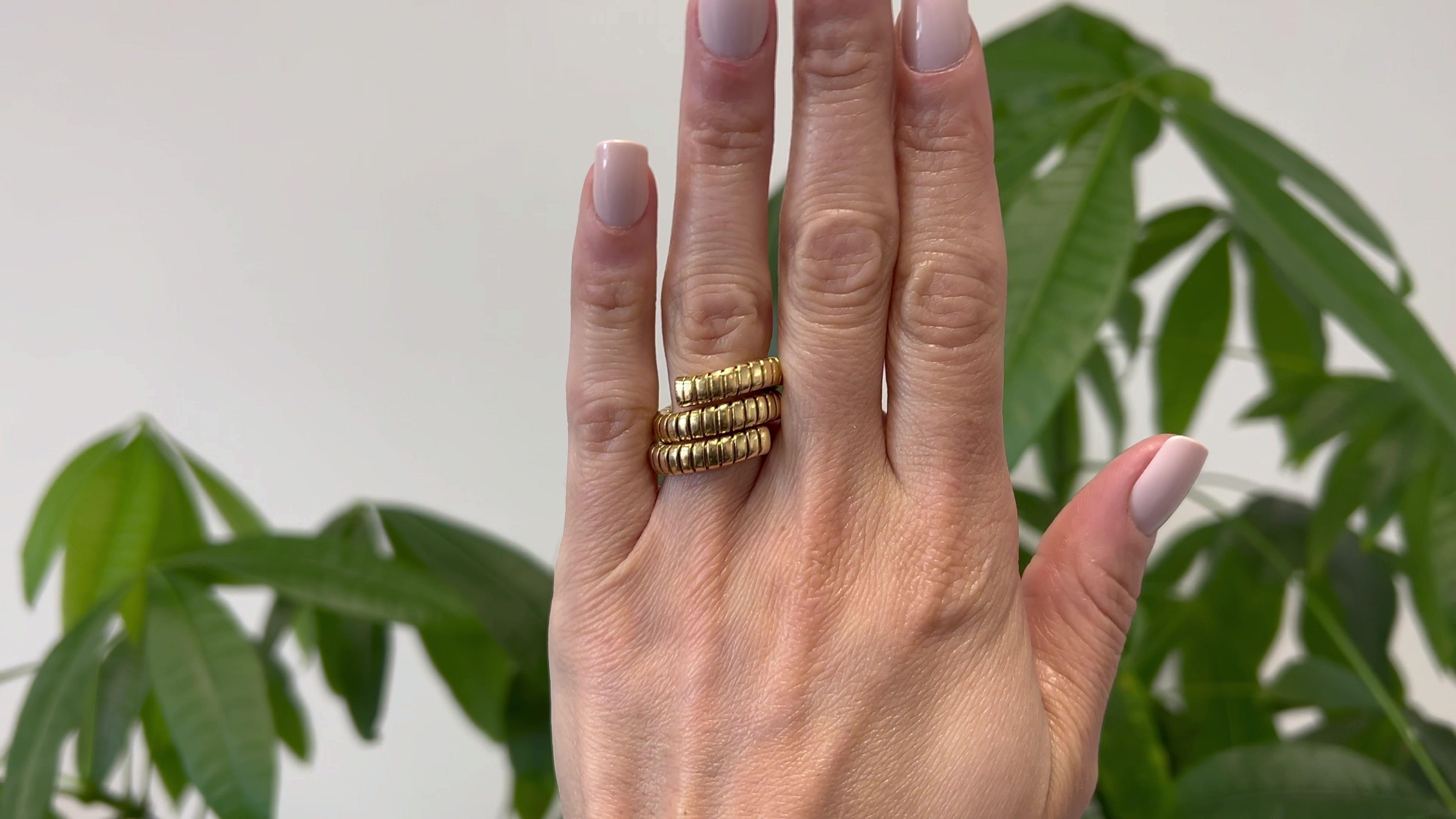 Vintage Bvlgari 18k Yellow Gold Tubogas Wrap Ring In Good Condition In Beverly Hills, CA
