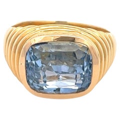 Vintage Bvlgari 5.36 Carats Sapphire 18 Karat Yellow Gold Solitaire Ring