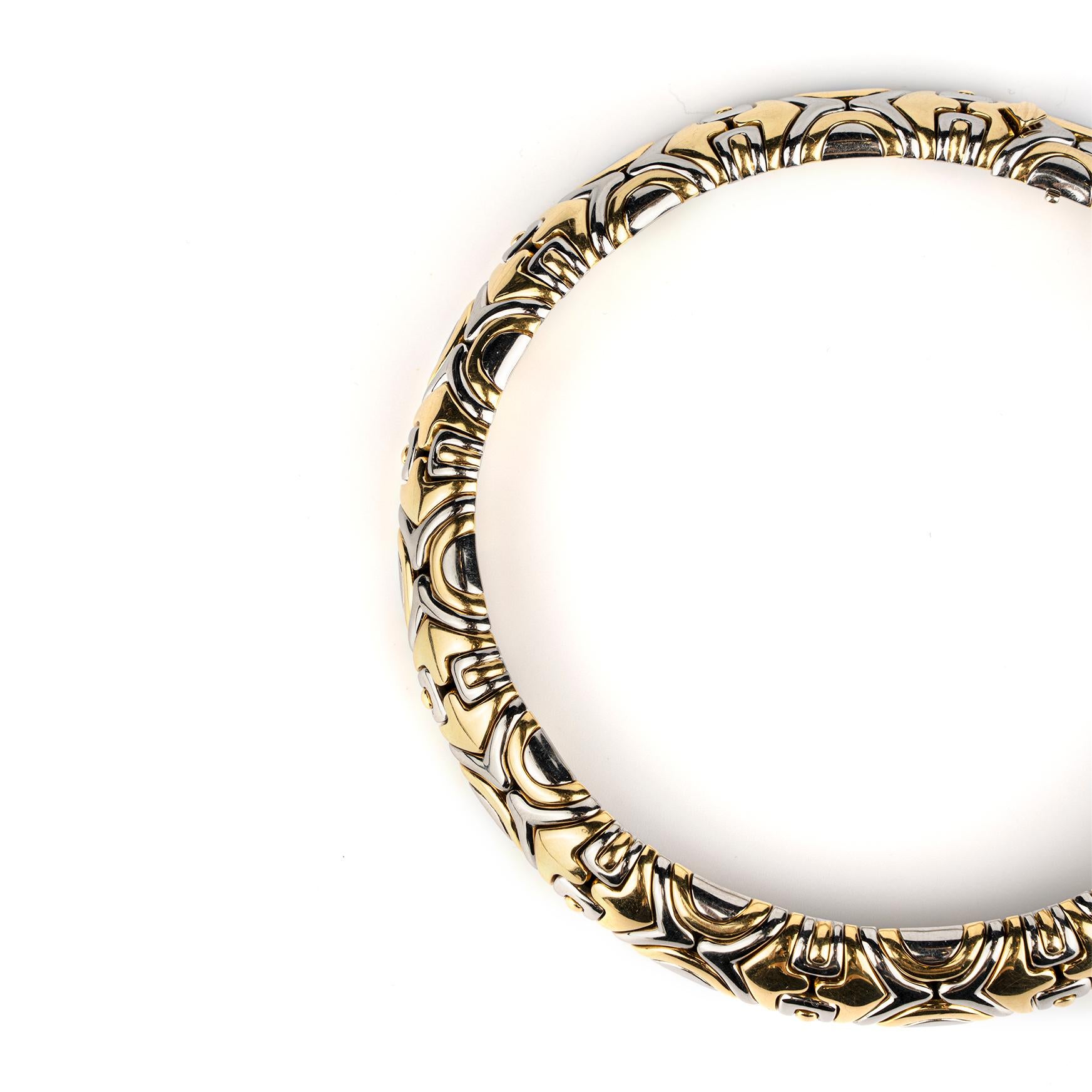A collectible wide Bvlgari 'Alveare' necklace in 18k gold and stainless steel. Made in Italy, circa 1980.
