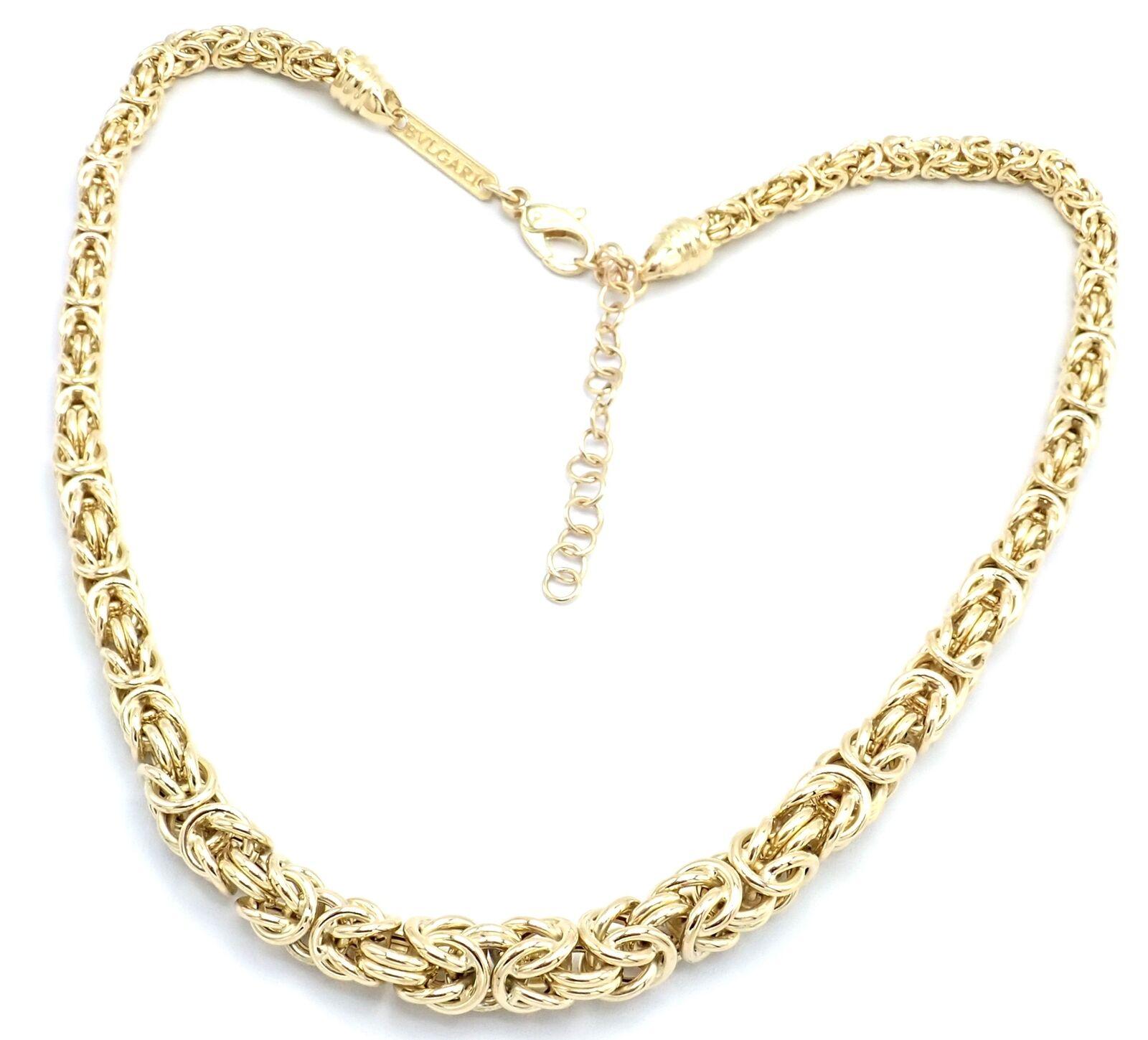 Vintage Bvlgari Bulgari Basket Weave Yellow Gold Necklace In Excellent Condition In Holland, PA