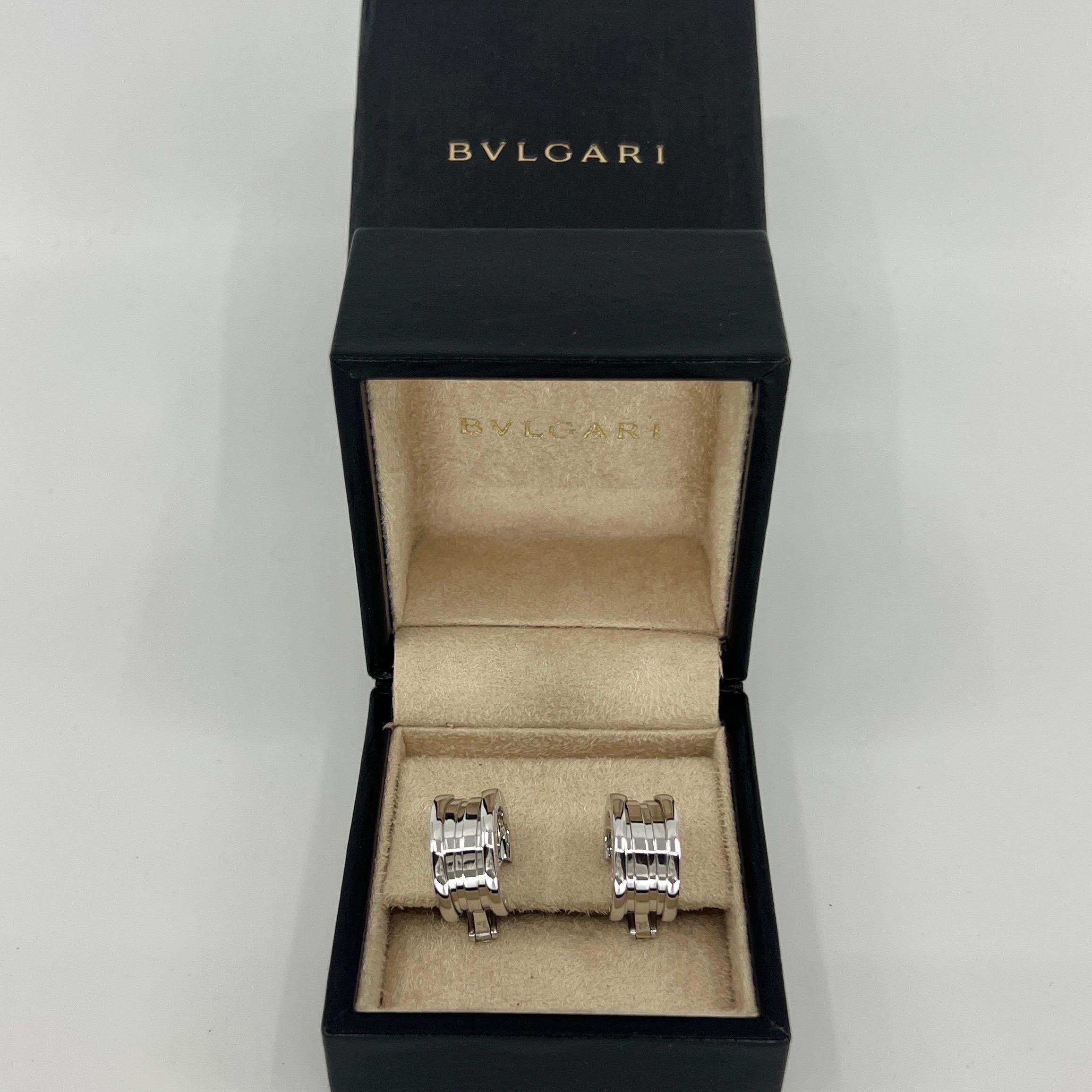 Vintage Bvlgari B.Zero1 18k Weißgold Reif Ohrringe.

Ein Paar Ohrringe aus 18 Karat Weißgold aus der Kollektion Bvlgari B.zero1. 
Die Ohrringe sind 17,3 x 9,2 mm groß und haben einen Hebelverschluss mit Stiften für gepiercte Ohren. Sehr sichere und
