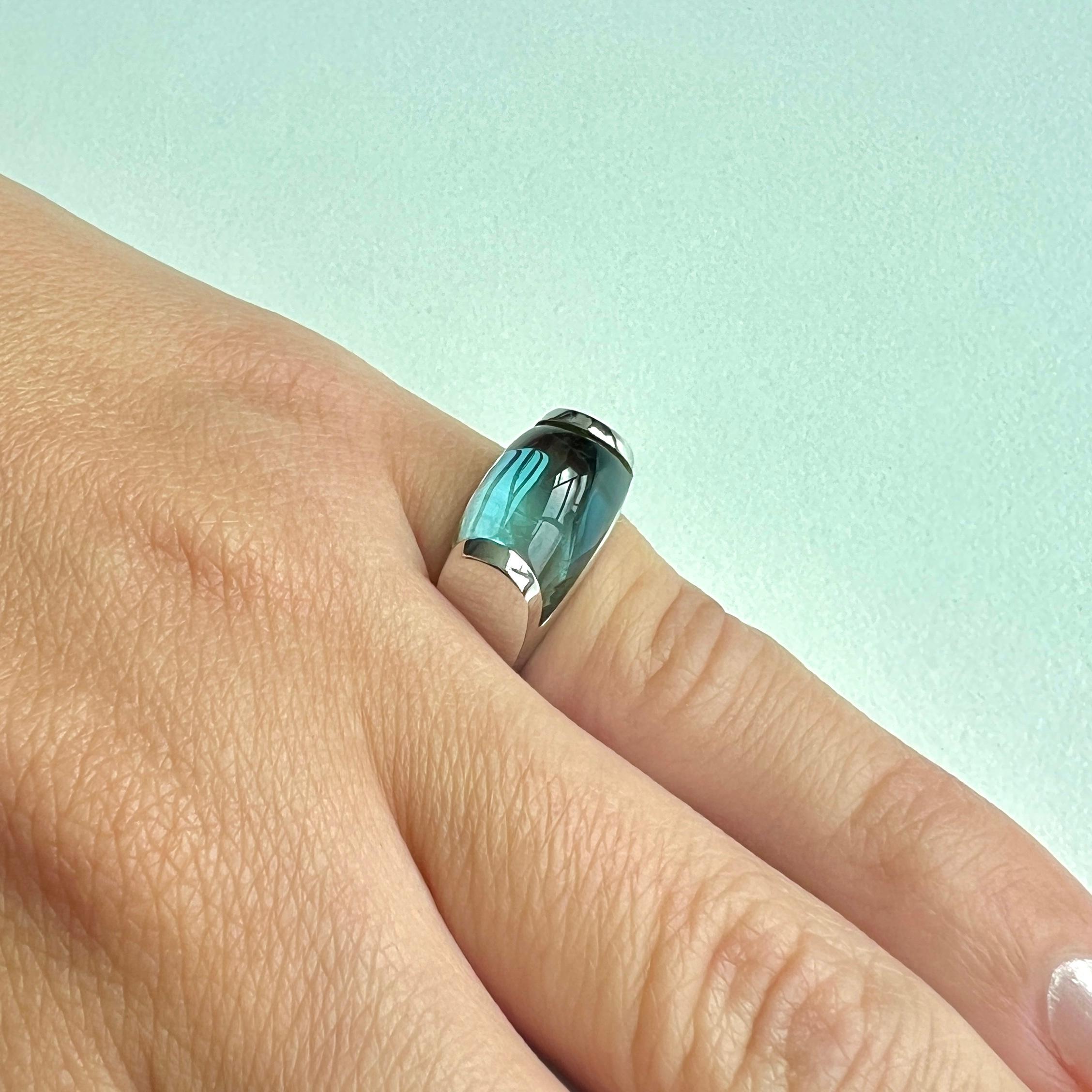 Vintage Bvlgari Bulgari Tronchetto 18 Karat Weißgold Blauer Topas Ring mit Schachtel 11