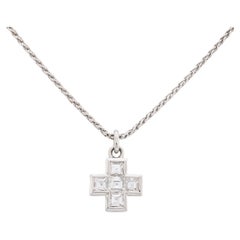 Collana a croce vintage Bvlgari in oro bianco 18 carati e diamanti
