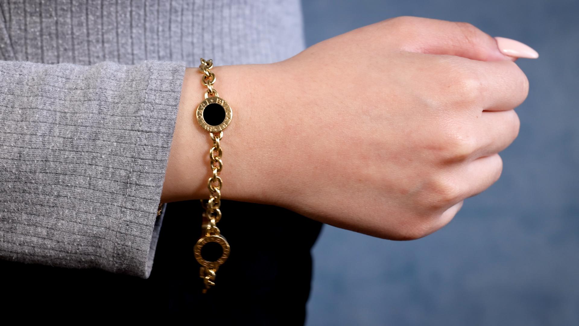 One Vintage Bvlgari Italy Onyx 18k Yellow Gold Bracelet. Featuring polished black onyx. Crafted in 18 karat yellow gold with purity mark and Italian Bvlgari maker's mark. Circa 2000. The bracelet is 8 inches in length.   

About this Item: Indulge