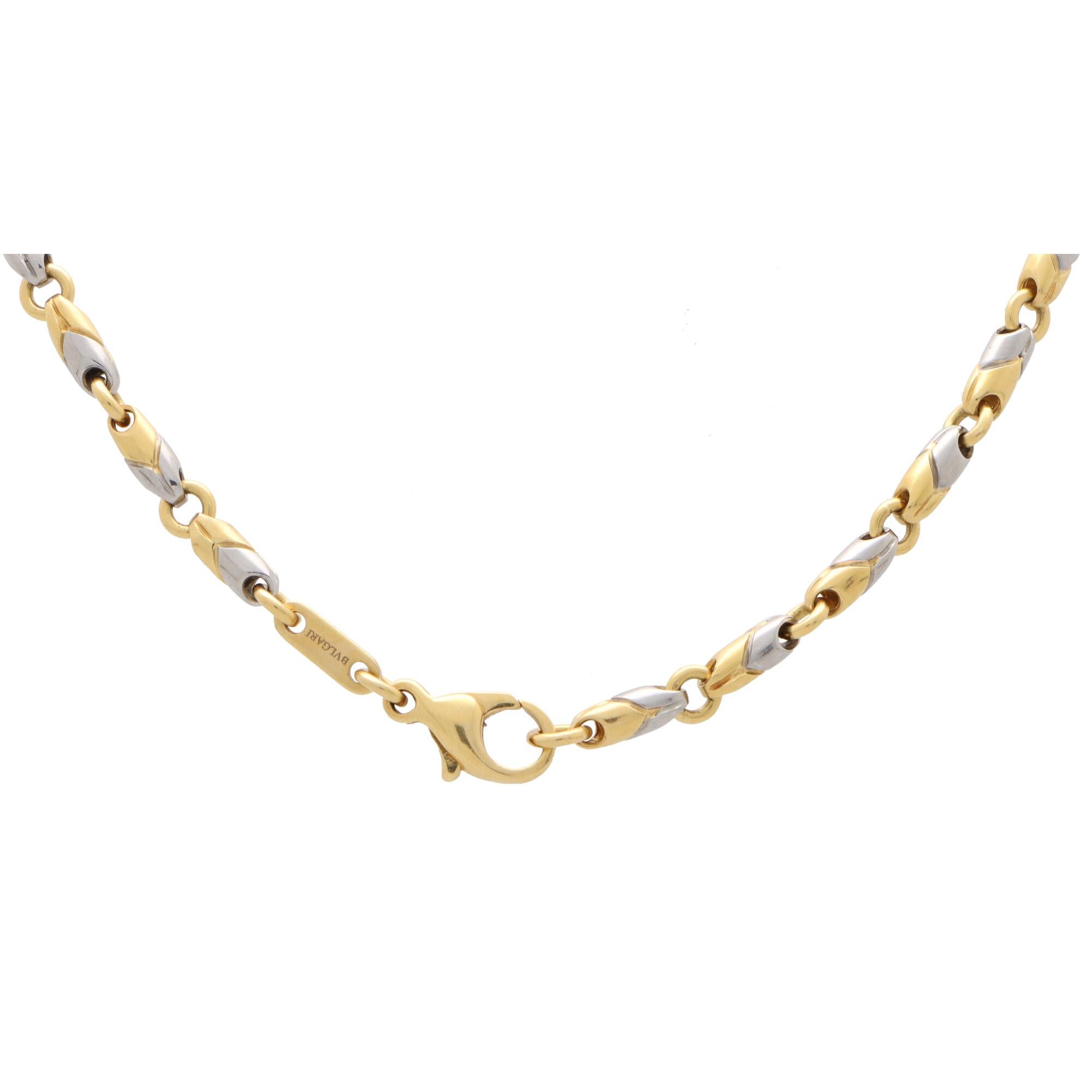 Vintage Bvlgari Leo Zodiac Pendant and Chain in Yellow Gold and Stainless Steel In Good Condition In London, GB