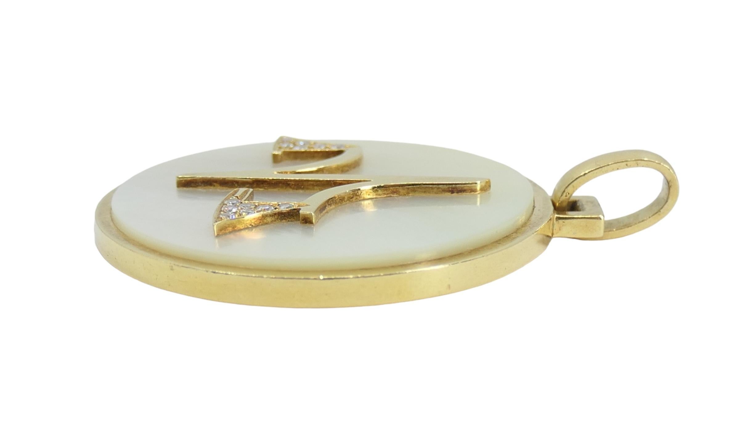 Vintage Bvlgari Libra Zodiac Mother of Pearl Gold Pendant For Sale 1