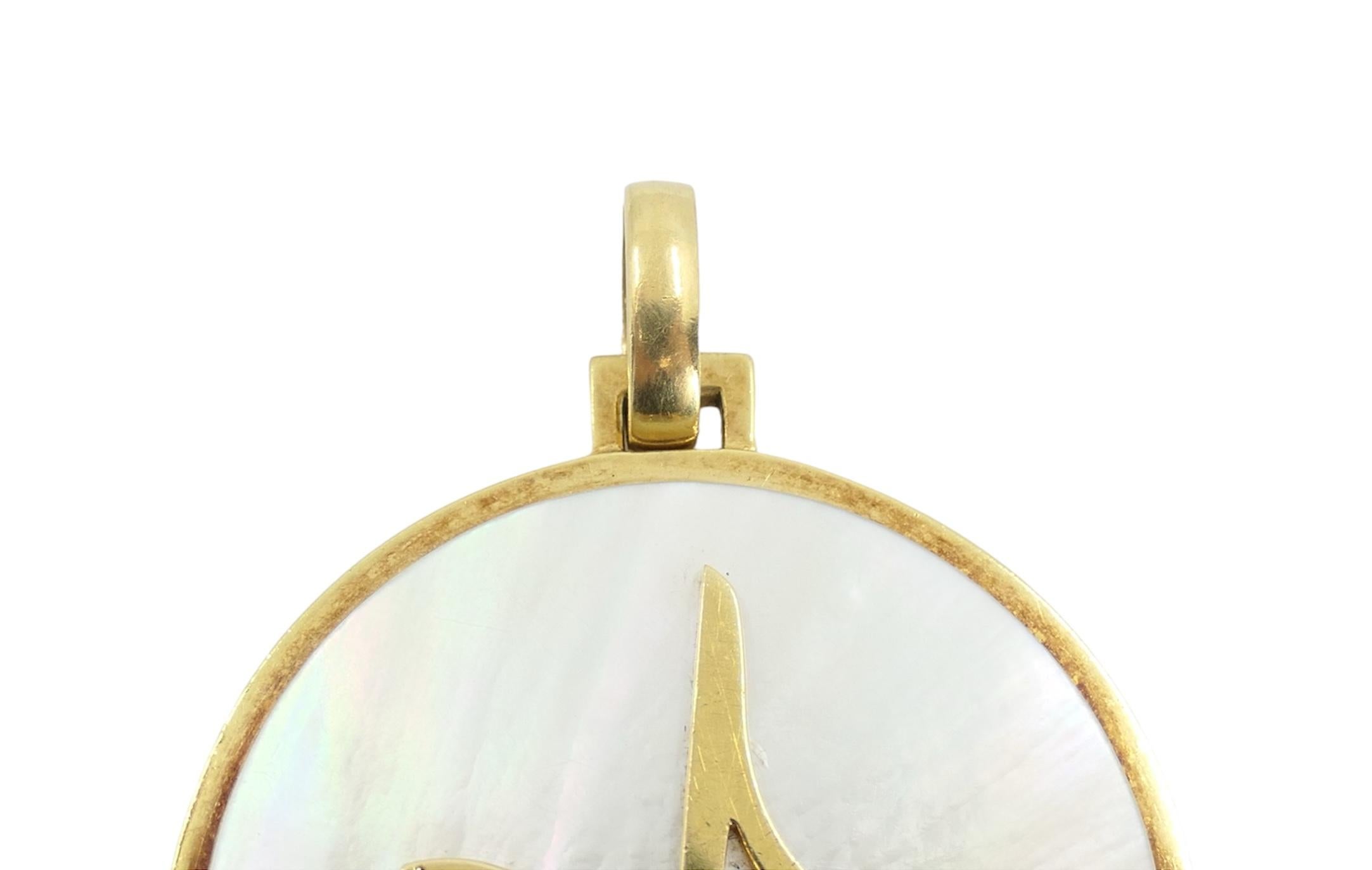 Vintage Bvlgari Libra Zodiac Mother of Pearl Gold Pendant For Sale 3