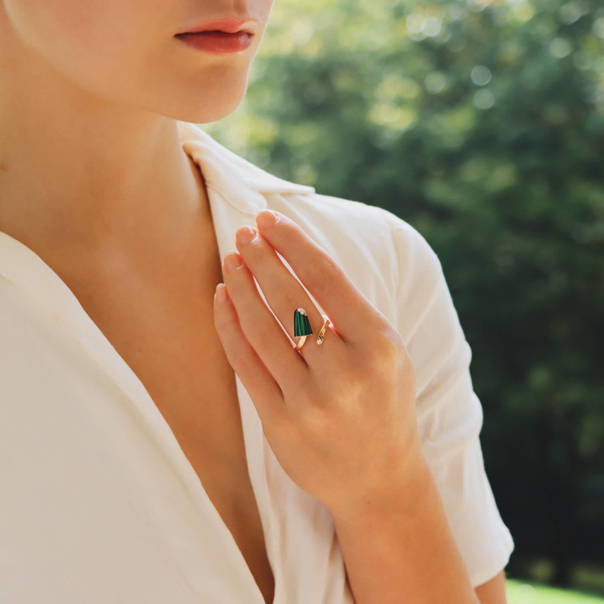 A stylish vintage Bvlgari malachite and diamond ‘Gelati’ ring set in 18k rose gold.

Fun and contemporary the Bulari Gelati ring recreates our favourite frozen treat as an opulent detail along an open rose gold band. Inset with a pop of colour from