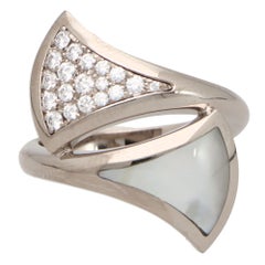 Bvlgari Bague "Divas Dream" vintage en or blanc avec nacre et diamants