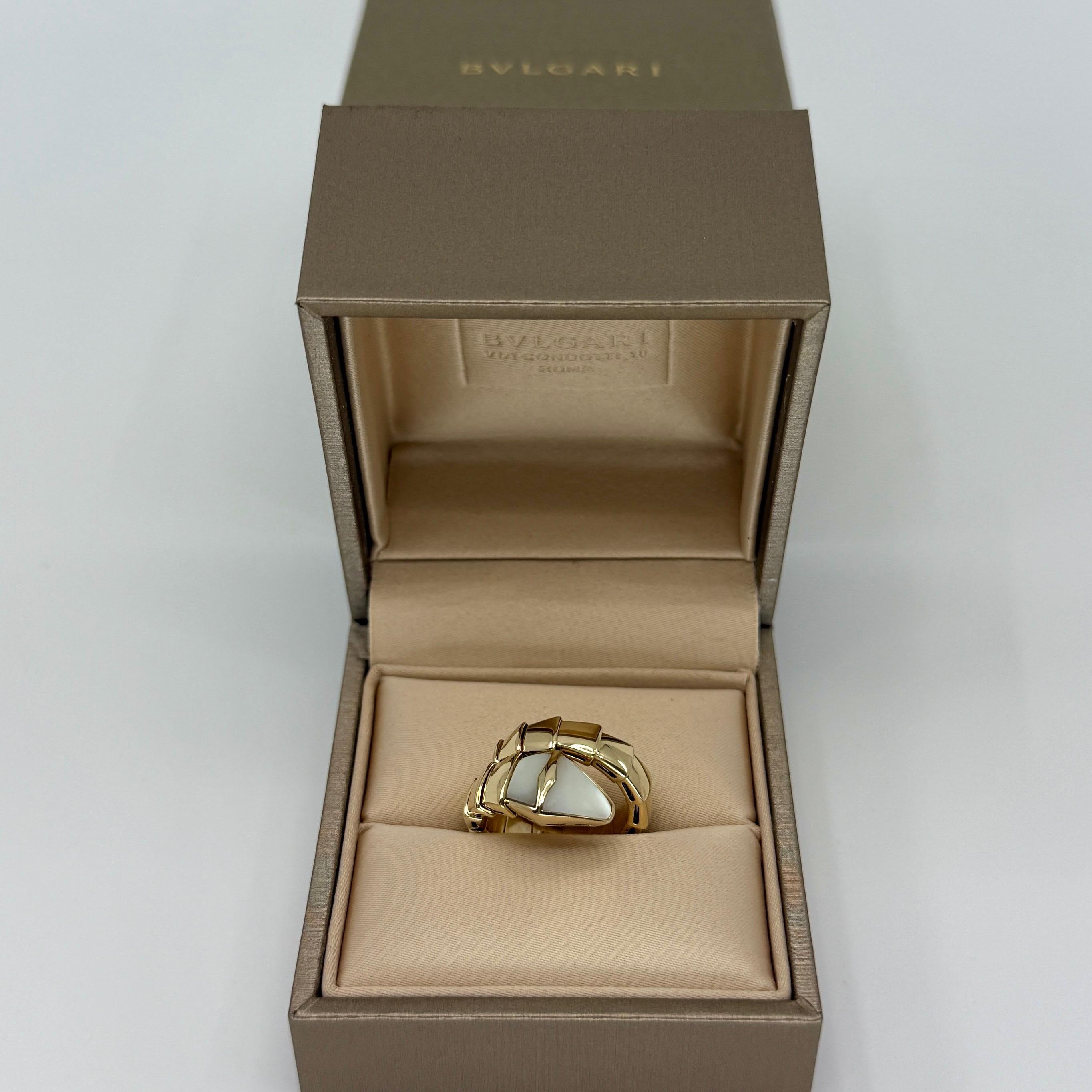Vintage Bvlgari Madreperla Serpenti Vipera Anello Serpente Oro Giallo 18k Medio in vendita 5