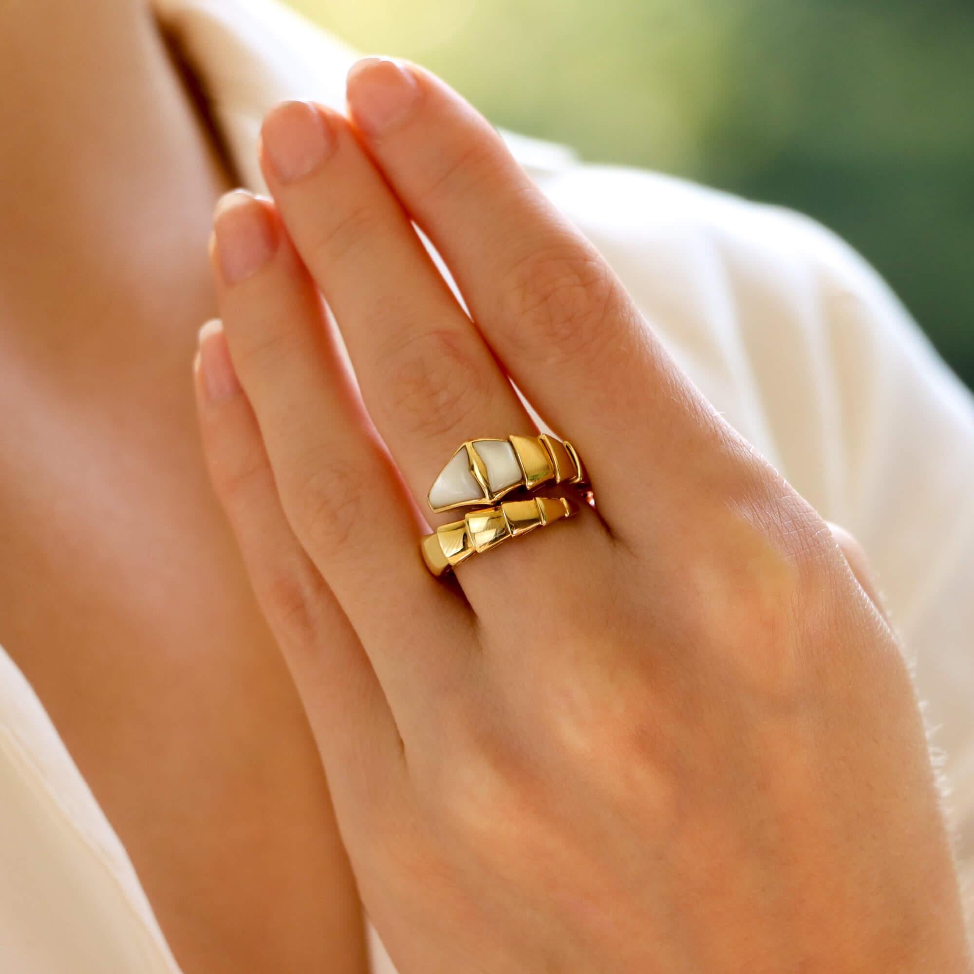 bulgari serpenti ring yellow gold