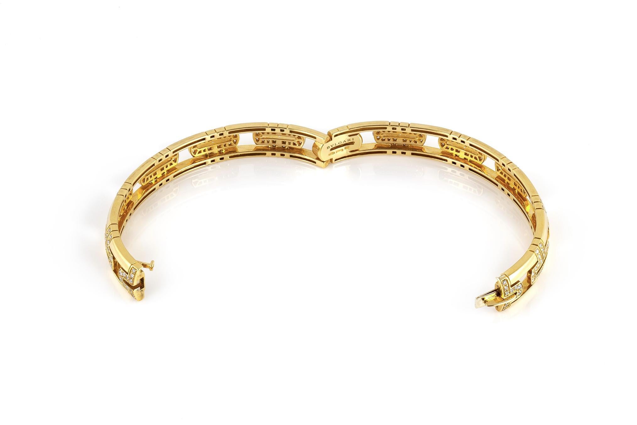 Finely crafted in 18k yellow gold with Round Brilliant cut Diamonds.
Signed by Bvlgari
Size 7 inches