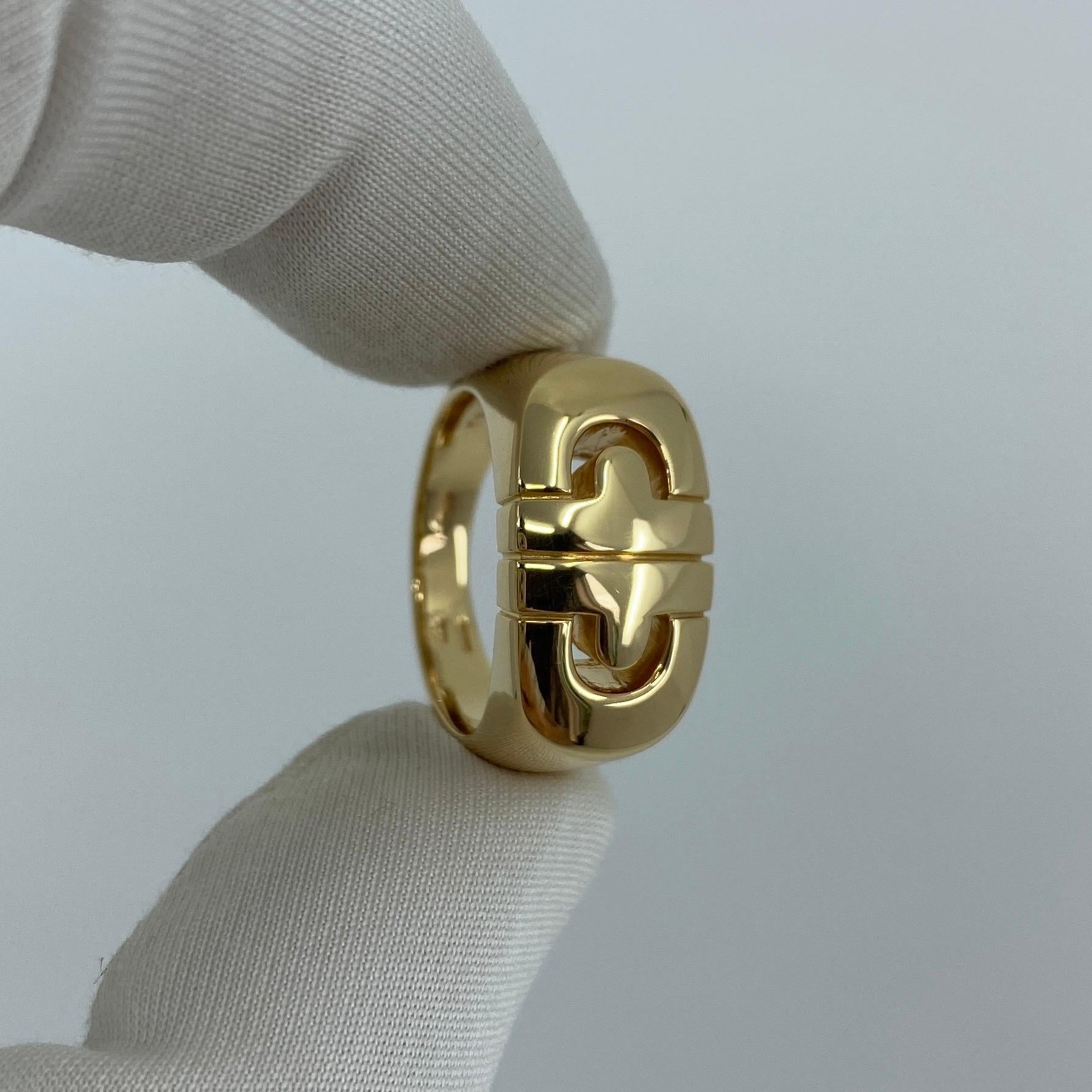 Bvlgari Parentesi 18 Karat Yellow Gold 'Signet Style' Italian Ring.

A beautiful vintage 18k yellow gold ring with iconic Bvlgari parentesi design.

Ring size: UK M - US 6.5
Ring sizing is possible.

This ring has been professionally polished and