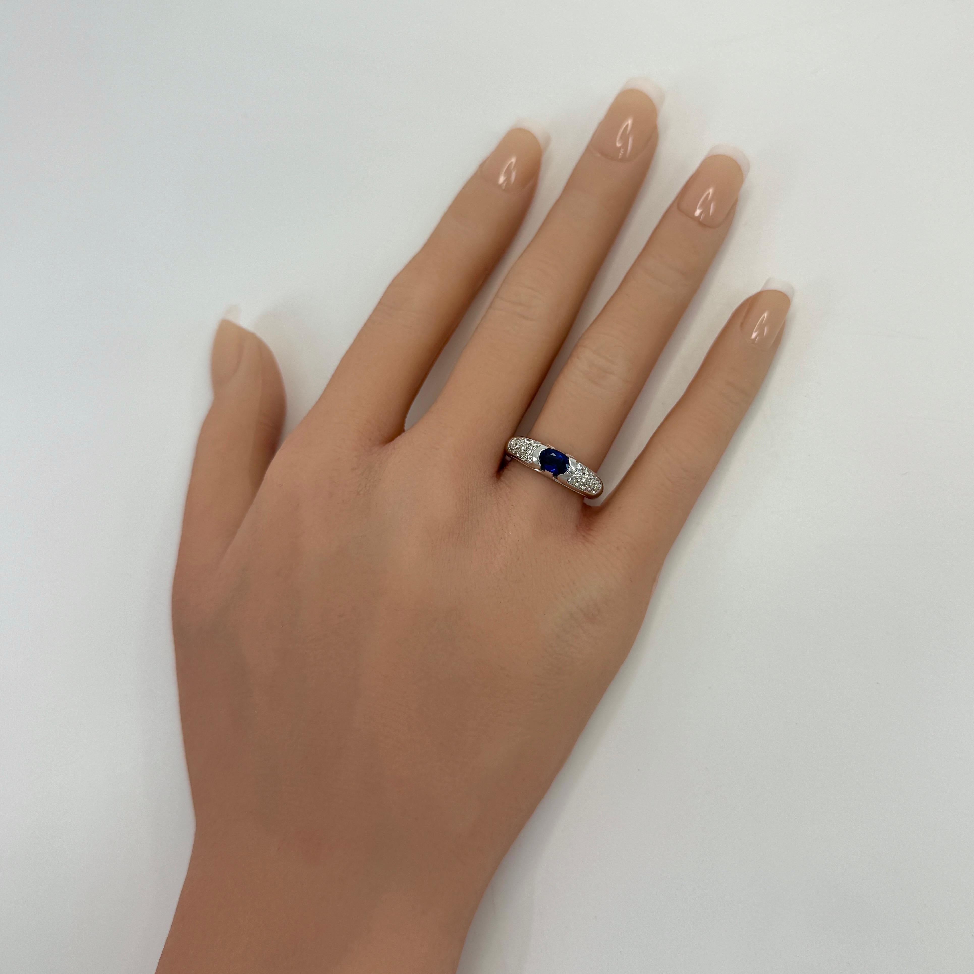 Anello d'epoca Bvlgari con zaffiro blu reale e diamanti in oro bianco 18 ct. in vendita 3