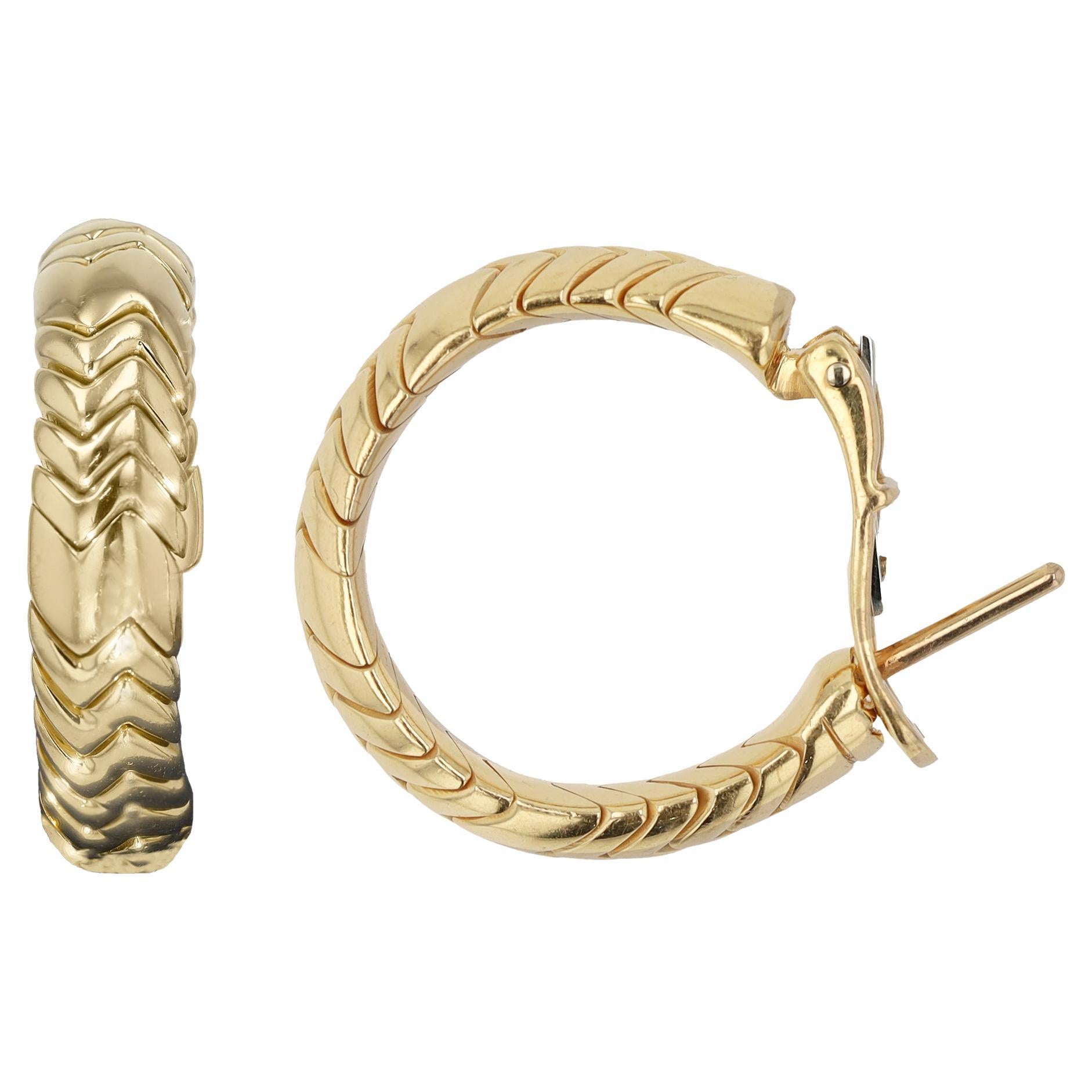 Vintage BVLGARI Spiga 18k Yellow Gold Hoop Earrings