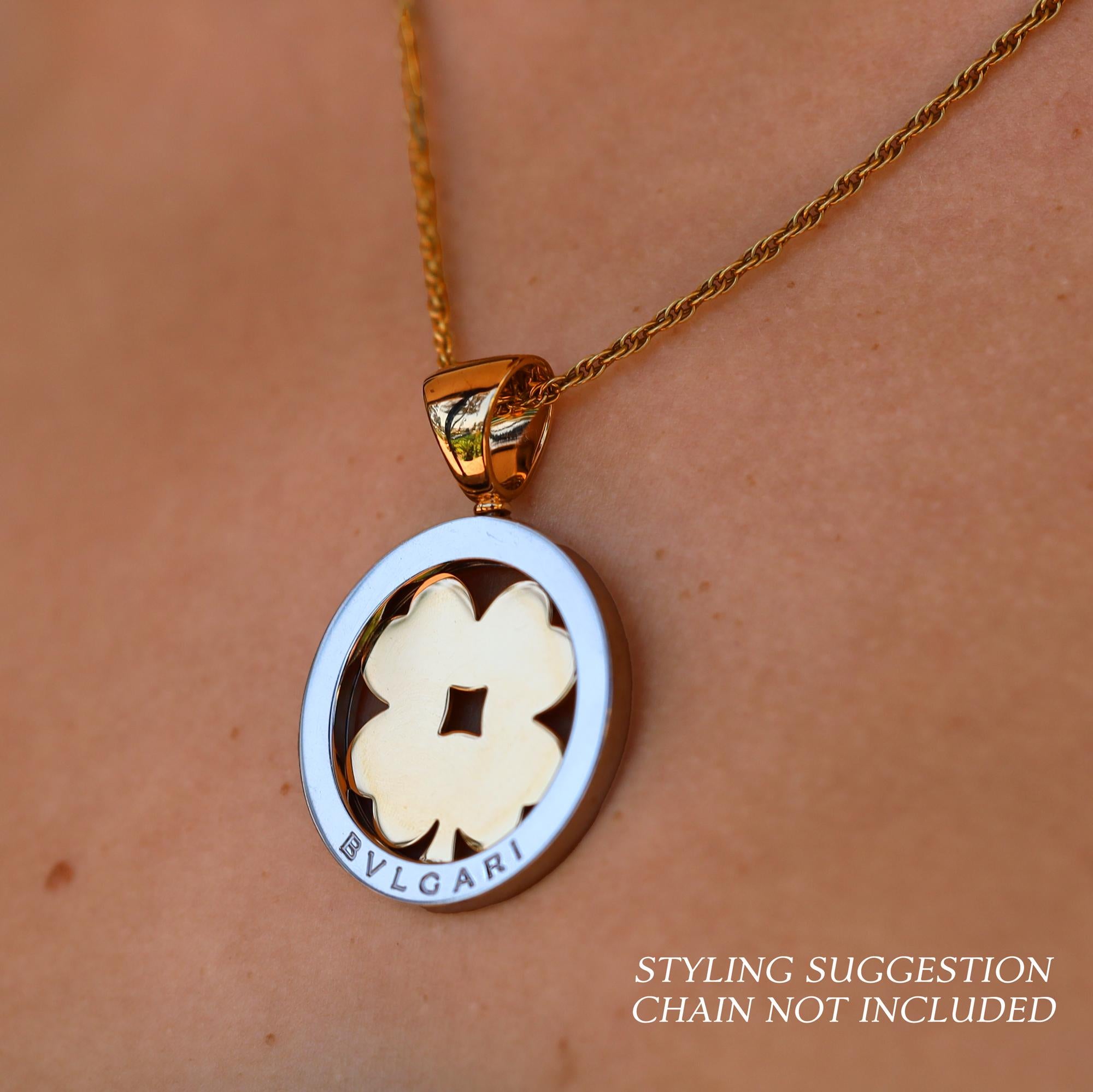 Vintage Bvlgari Tondo Trèfle à quatre feuilles Or 18k 2 tons Pendentif Bon état - En vente à Santa Barbara, CA